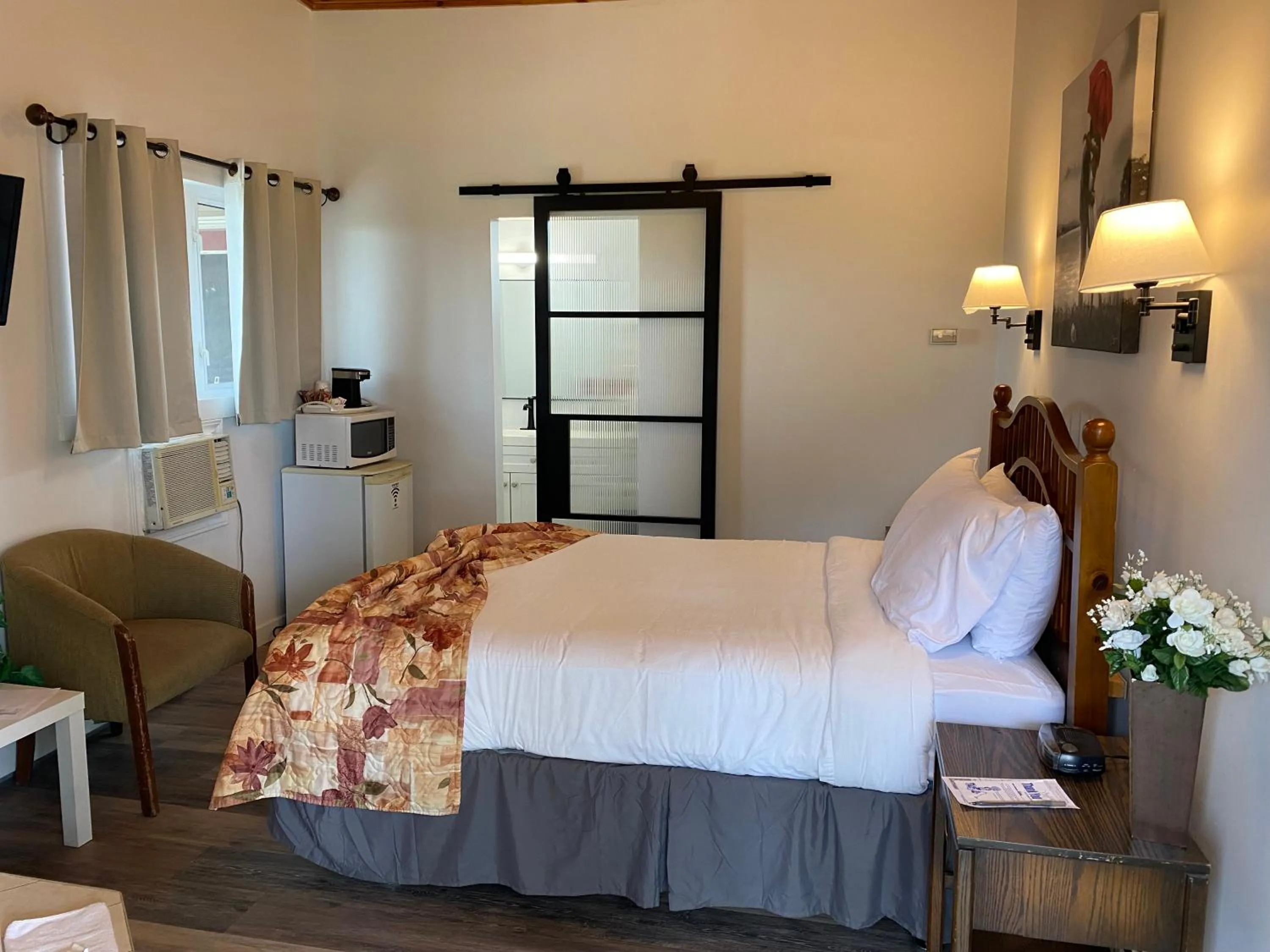 Bedroom, Bed in Canadas Best Value Inn & Suites Summerside