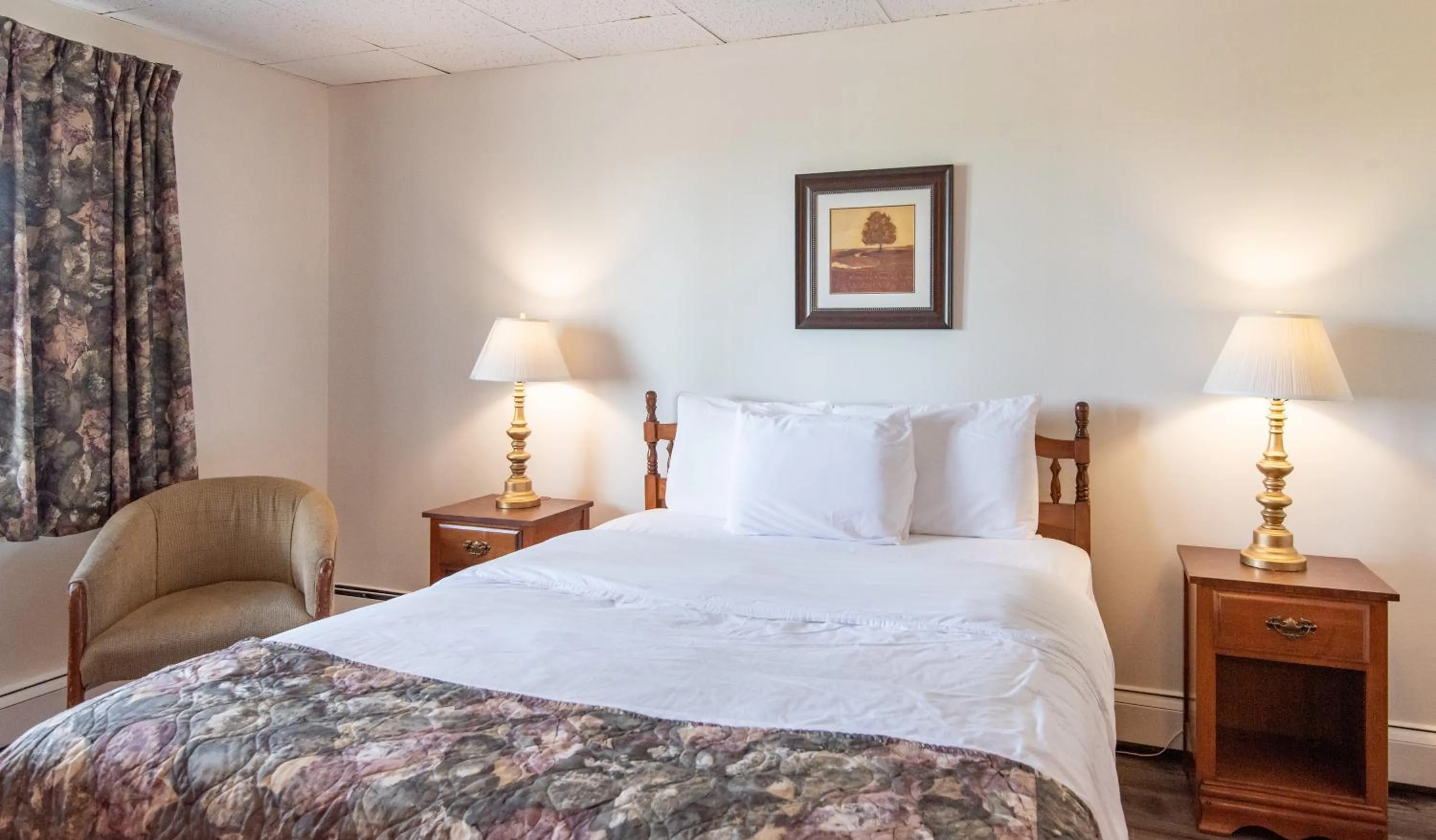 Bed in Canadas Best Value Inn & Suites Summerside