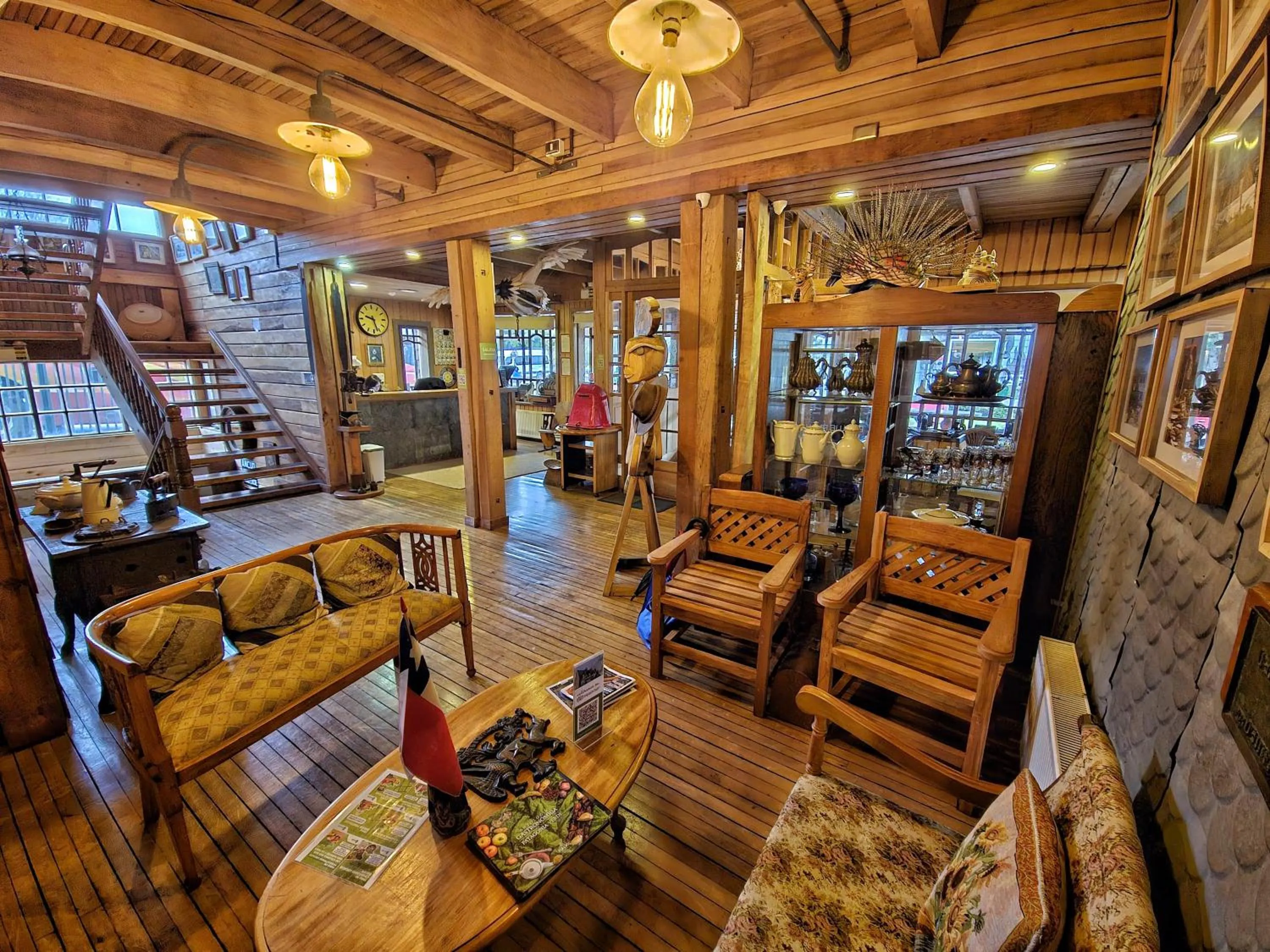 Lobby or reception in Hotel Museo El Greco Puerto Varas