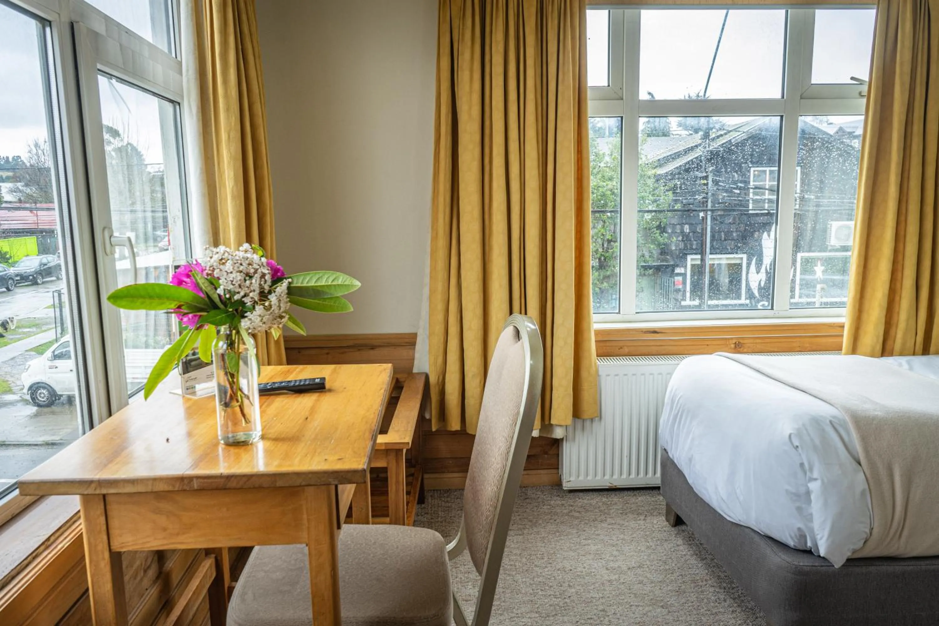 Photo of the whole room, Bed in Hotel Museo El Greco Puerto Varas