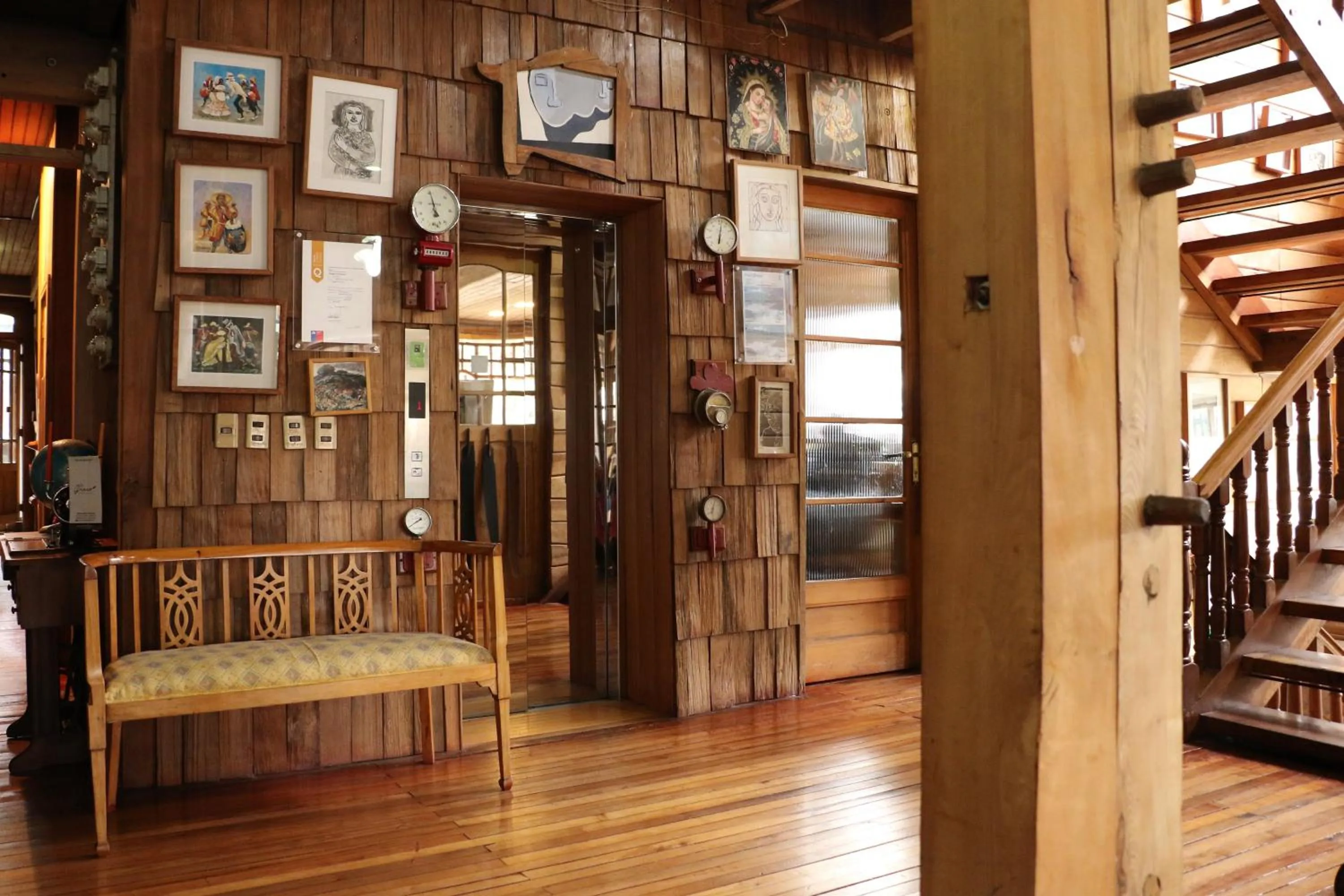 Lobby or reception in Hotel Museo El Greco Puerto Varas