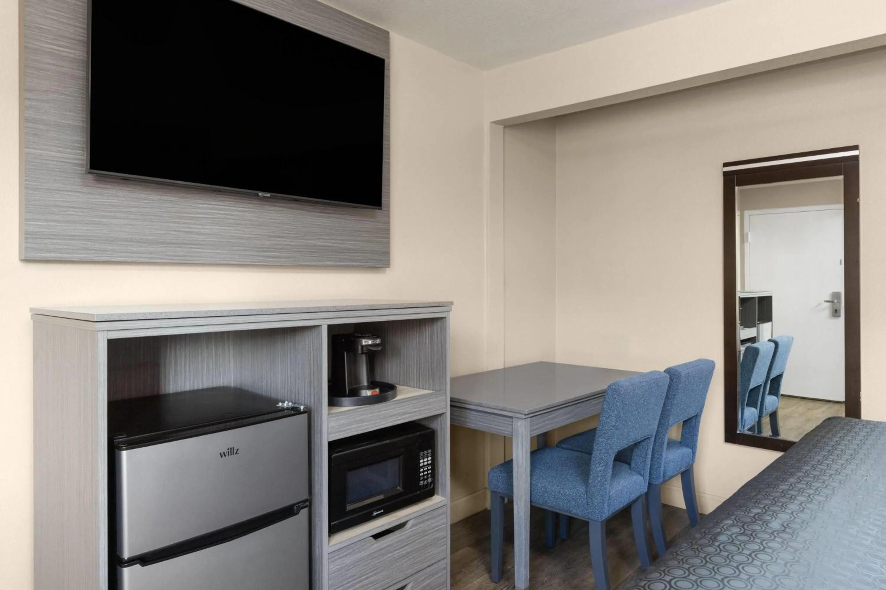 Photo of the whole room in Travelodge by Wyndham Banning Casino and Outlet Mall