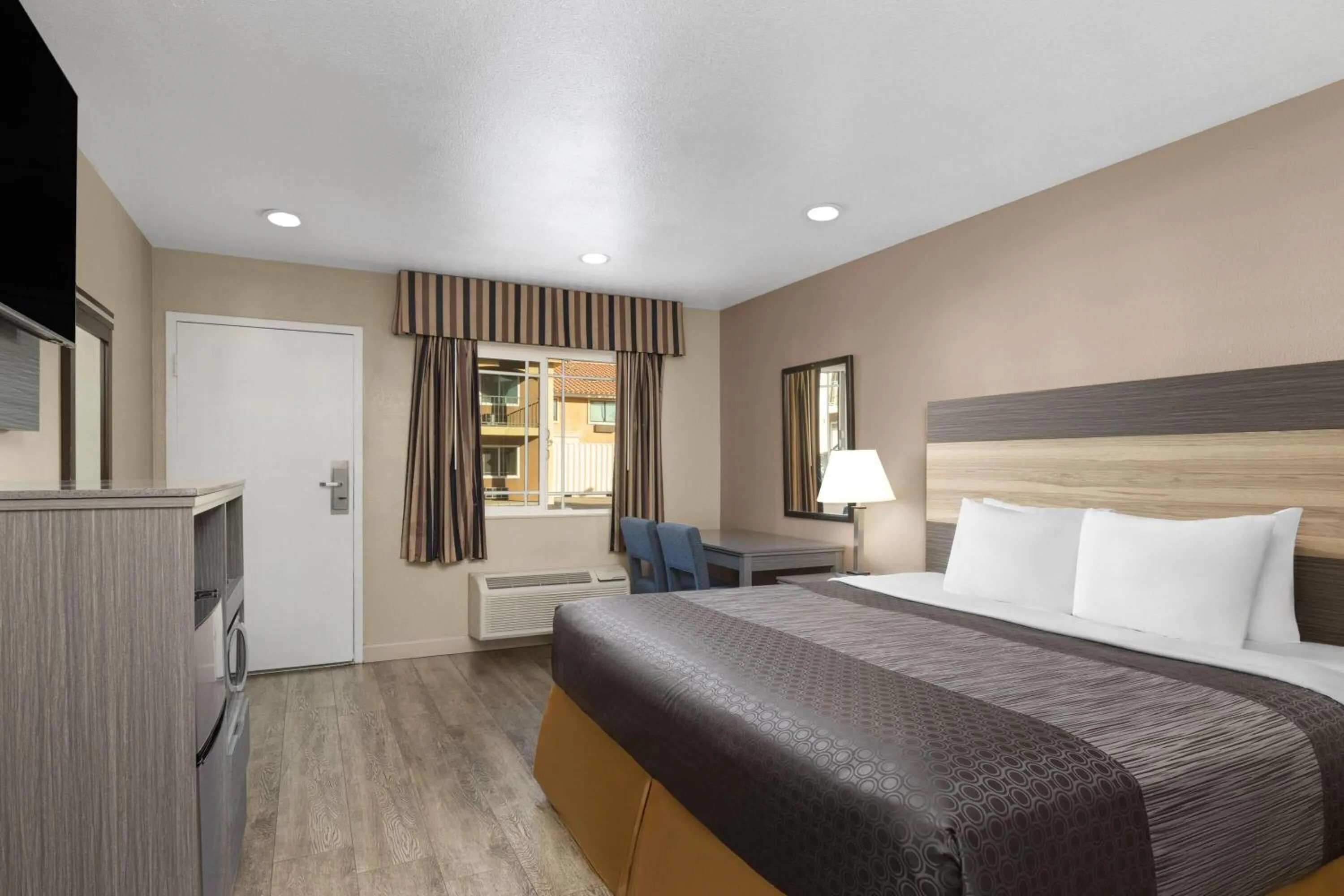 Photo of the whole room, Bed in Travelodge by Wyndham Banning Casino and Outlet Mall