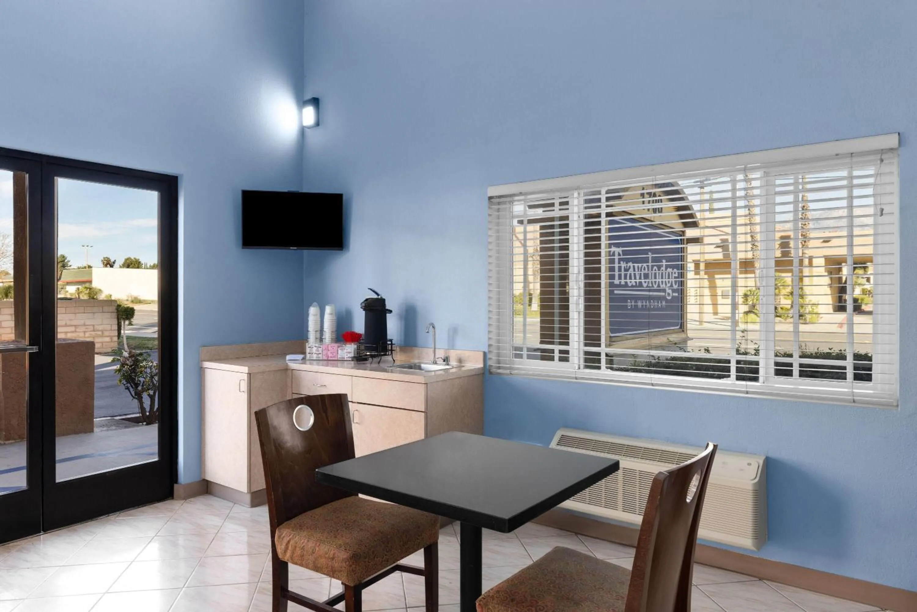 Lobby or reception in Travelodge by Wyndham Banning Casino and Outlet Mall