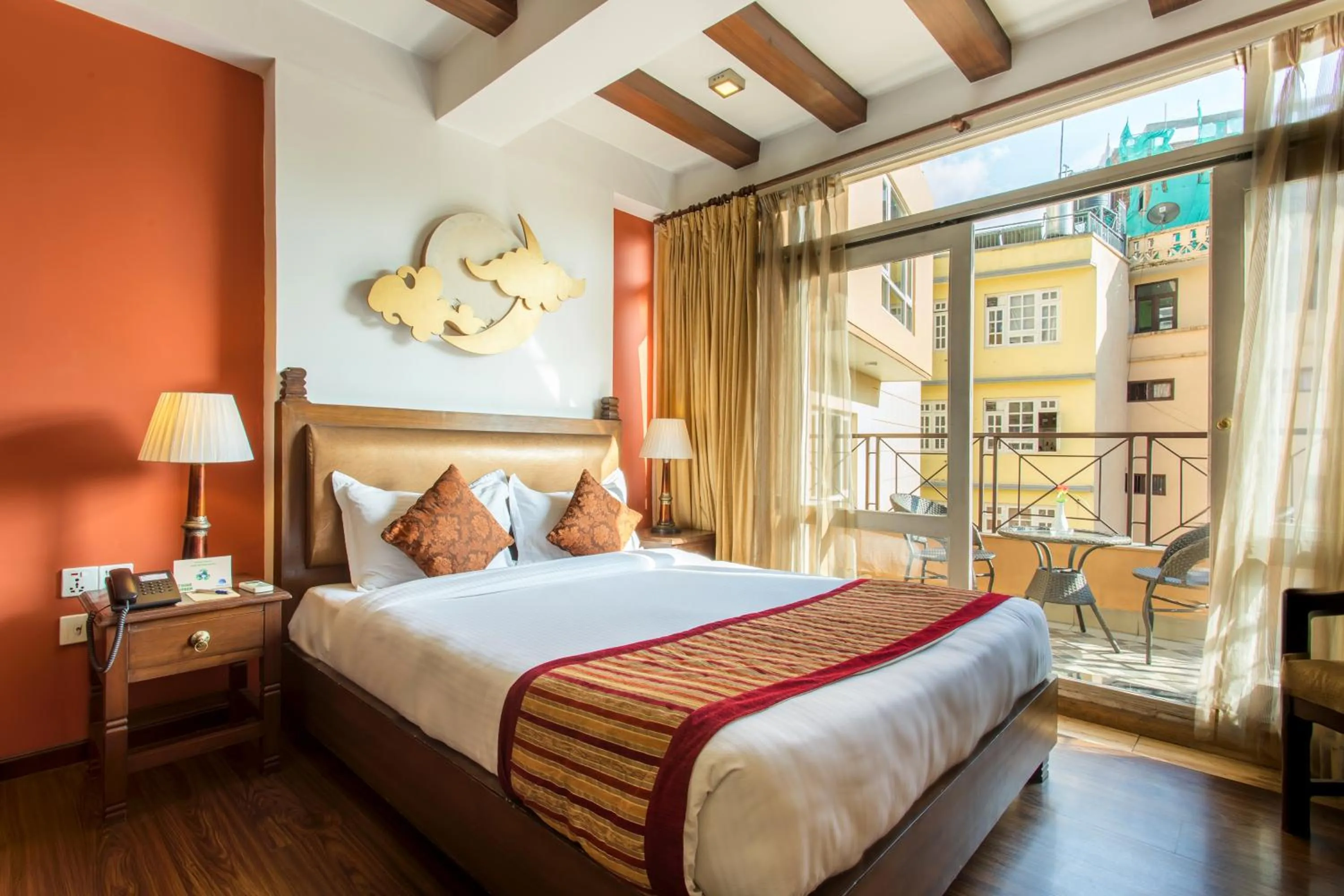 Patio, Bed in Hotel Moonlight