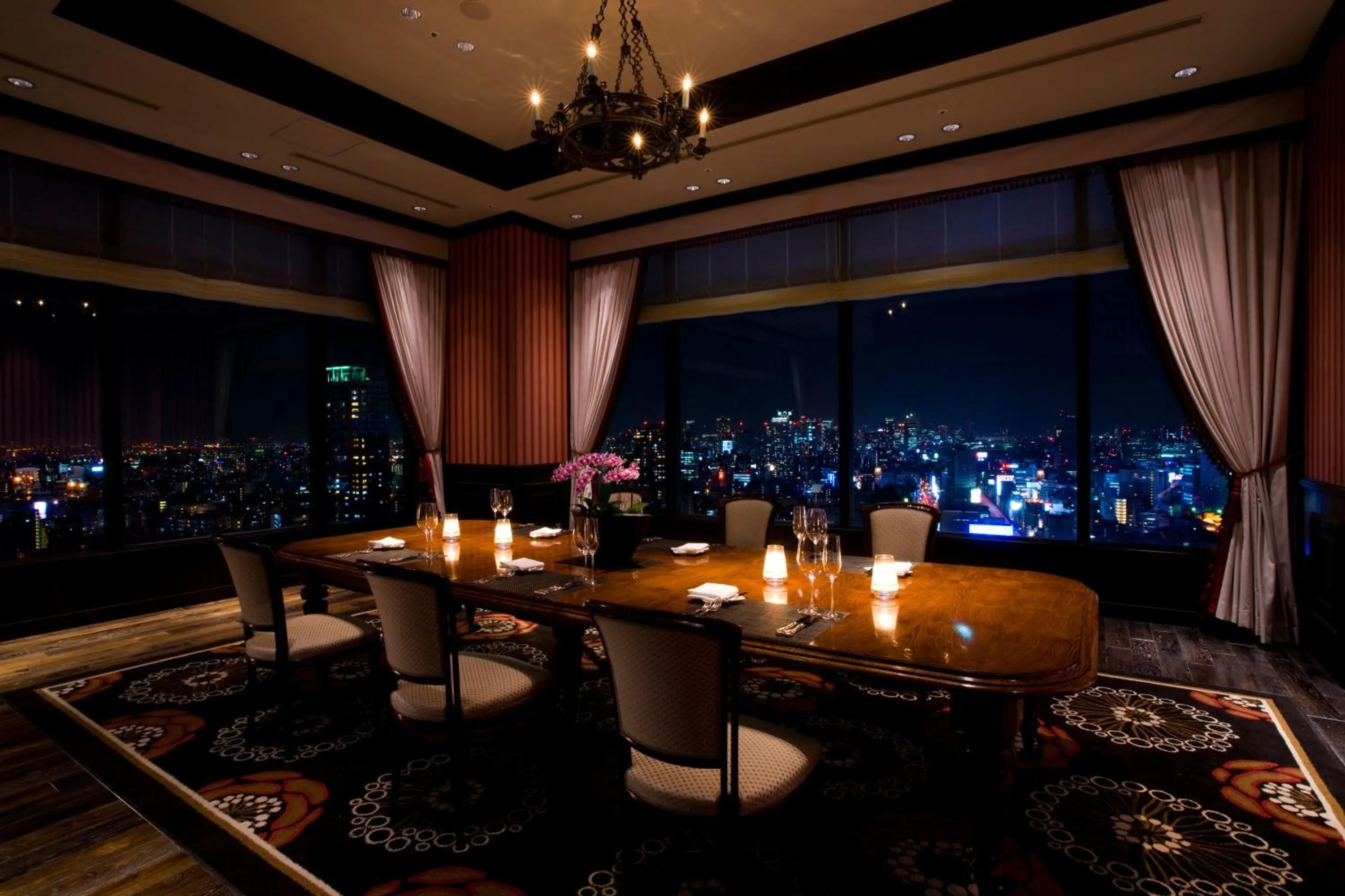 Restaurant/places to eat in Hotel Monterey Grasmere Osaka
