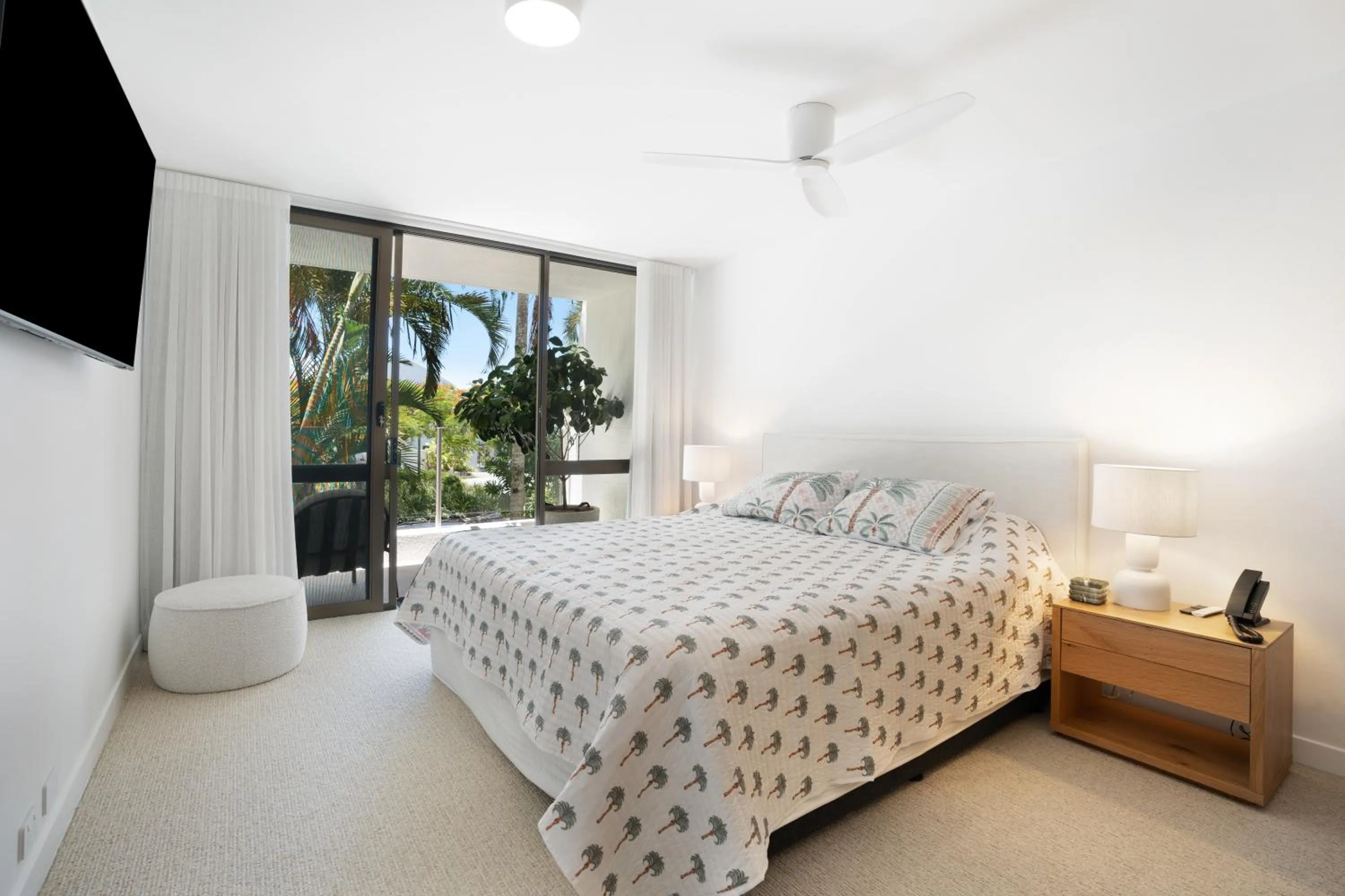 Bed in Noosa Harbour Resort