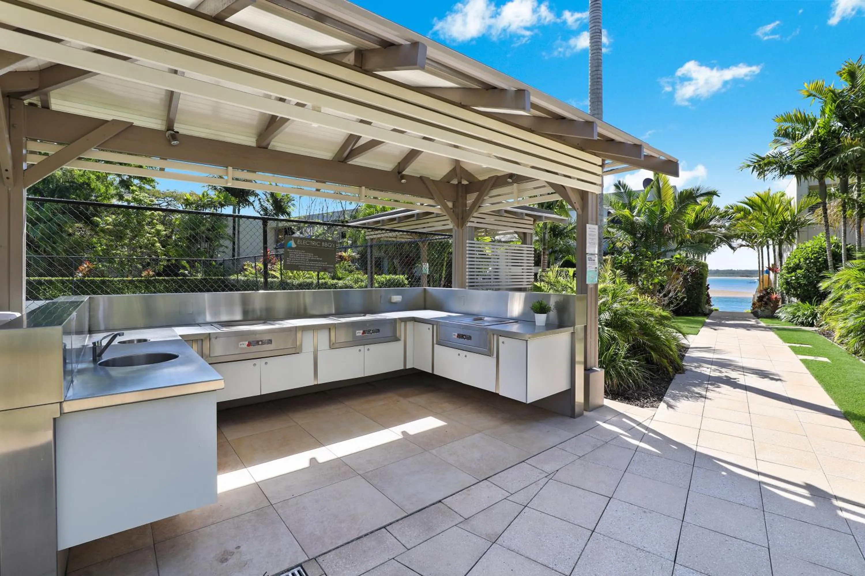 Noosa Harbour Resort