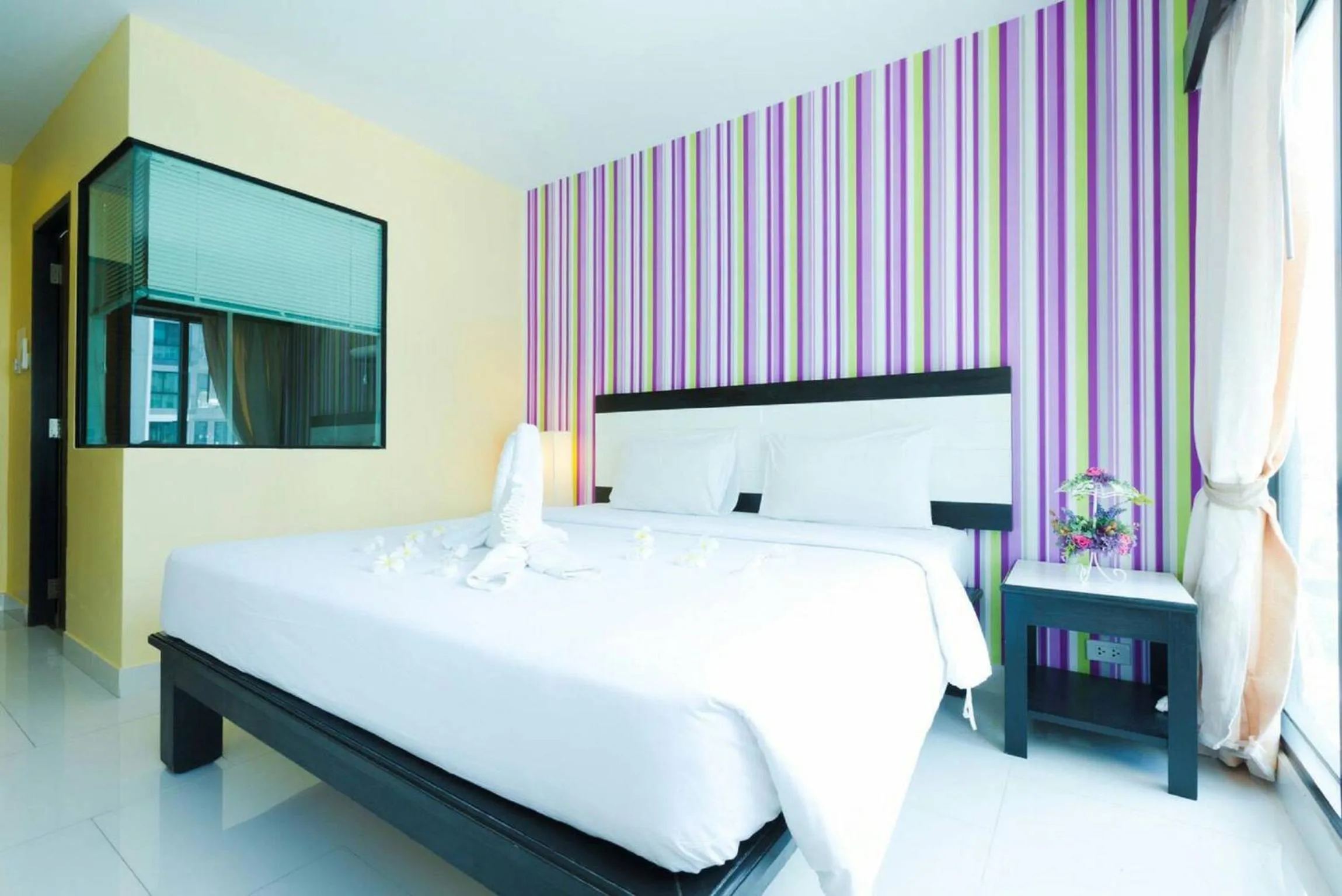 Photo of the whole room, Bed in Neo Hotel