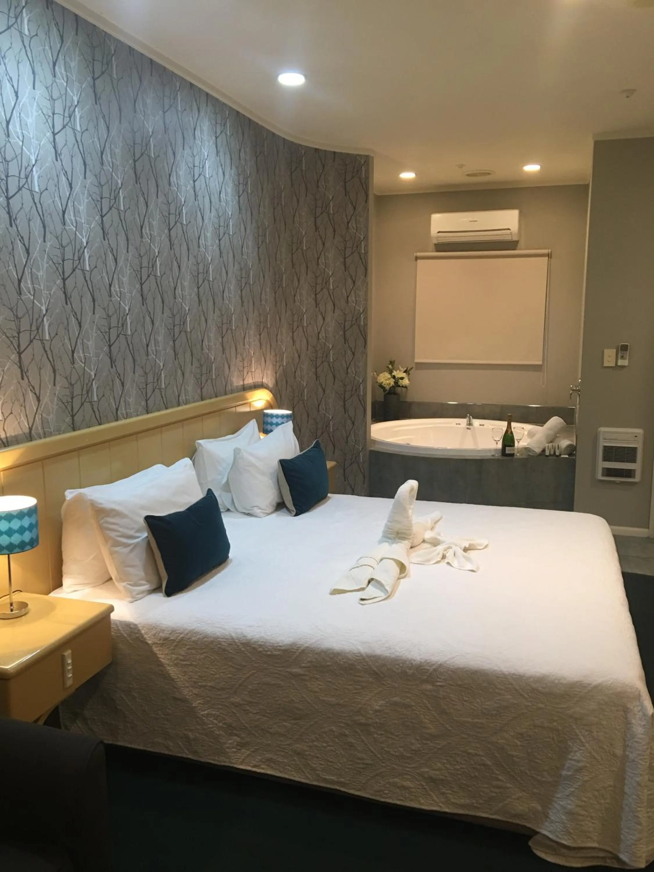 Bed in Village Motel