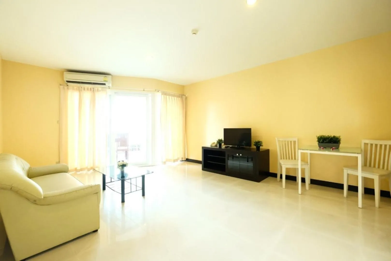 Living room in Jomtien Plaza Residence
