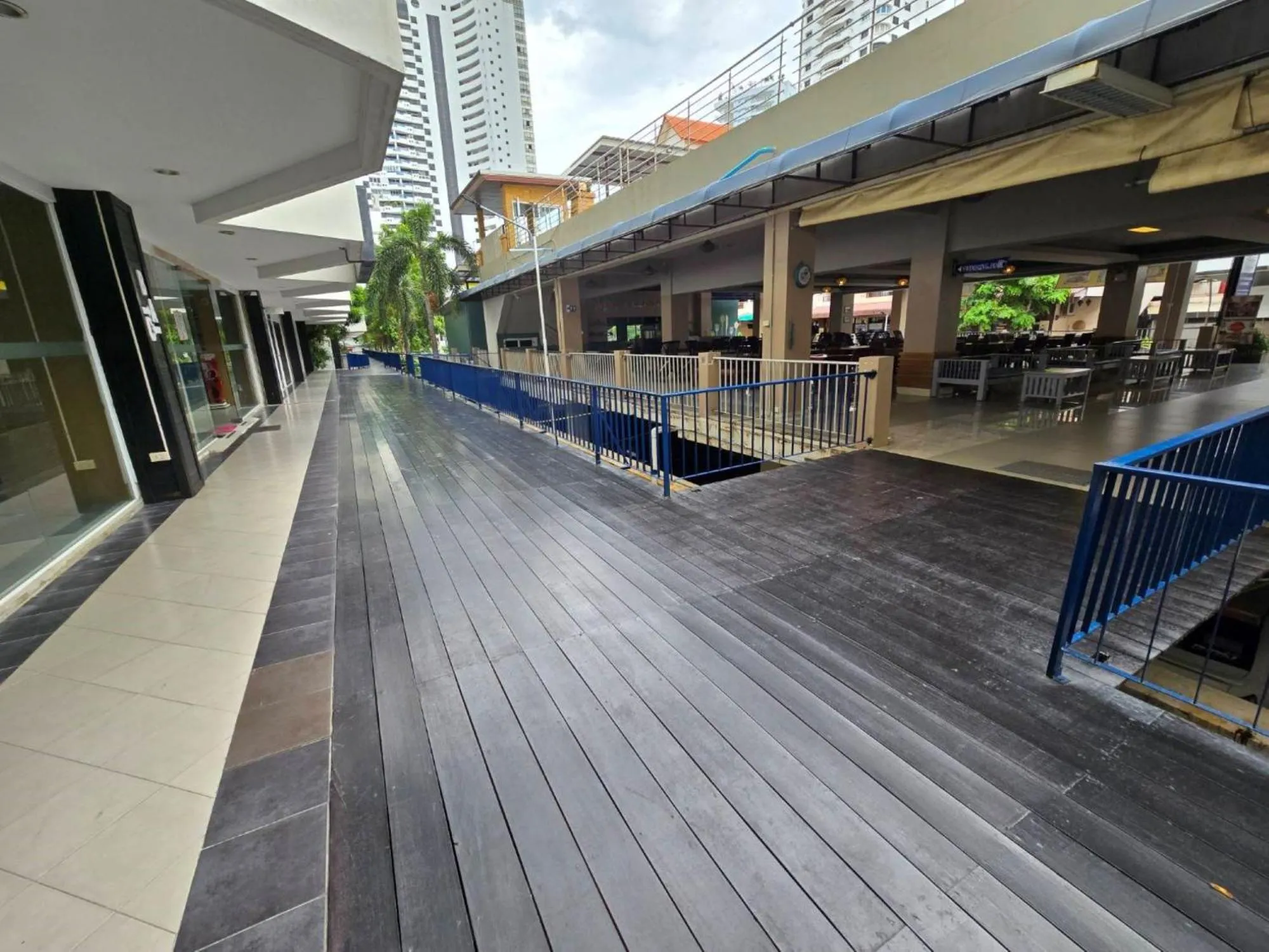Facade/entrance in Jomtien Plaza Residence