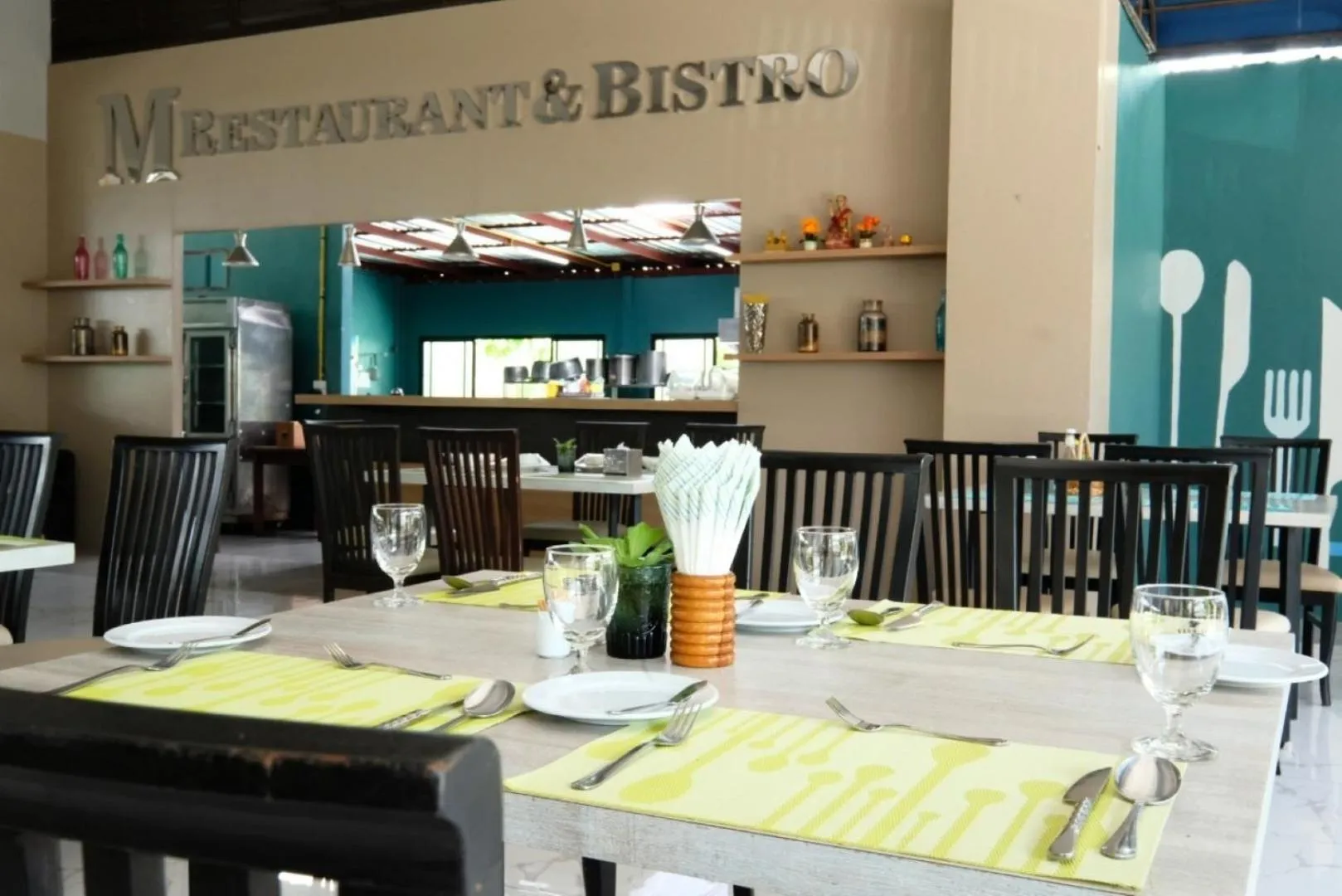 Restaurant/places to eat in Jomtien Plaza Residence