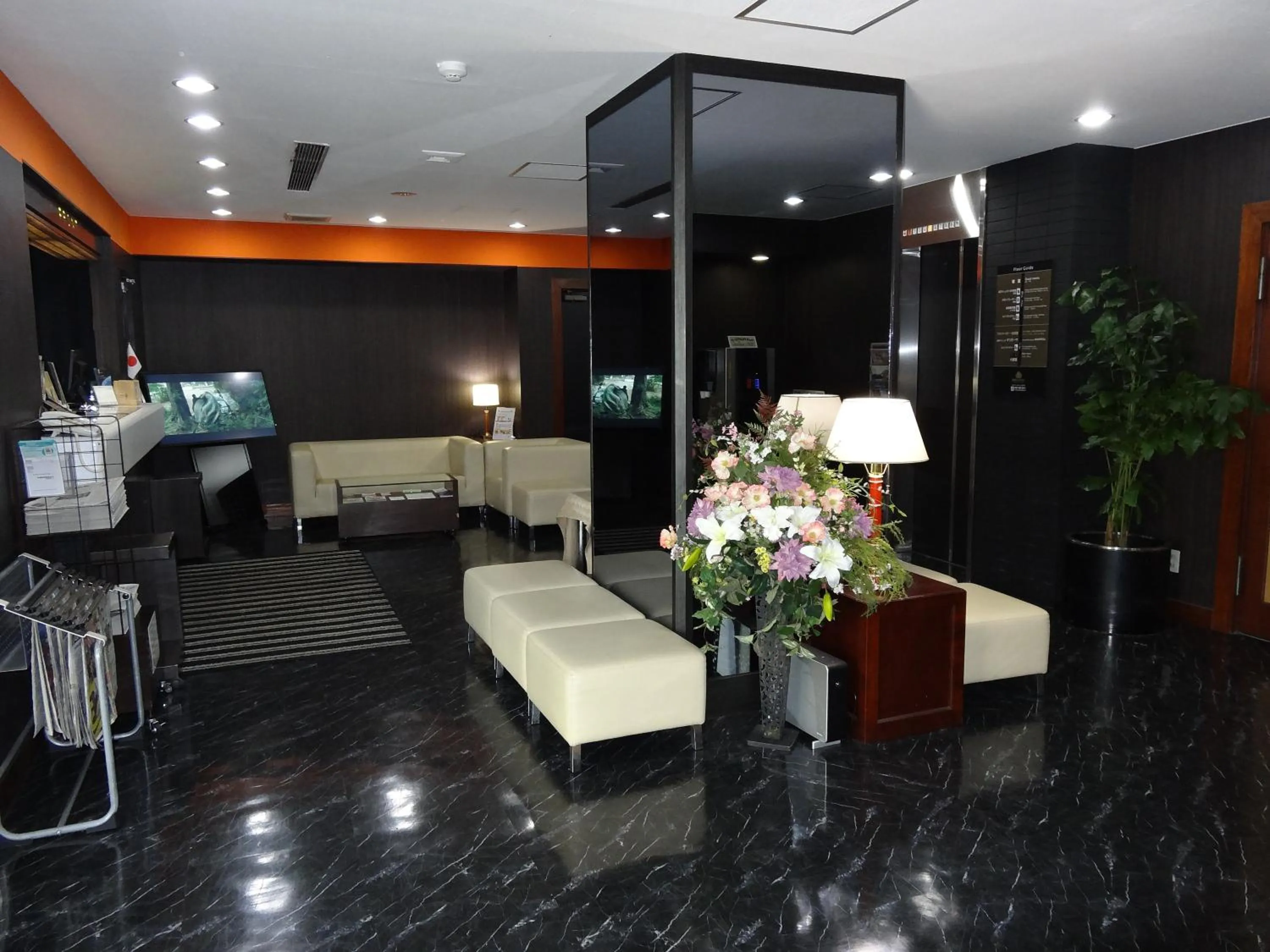 Lobby or reception in APA Hotel Hamamatsu Eki Minami