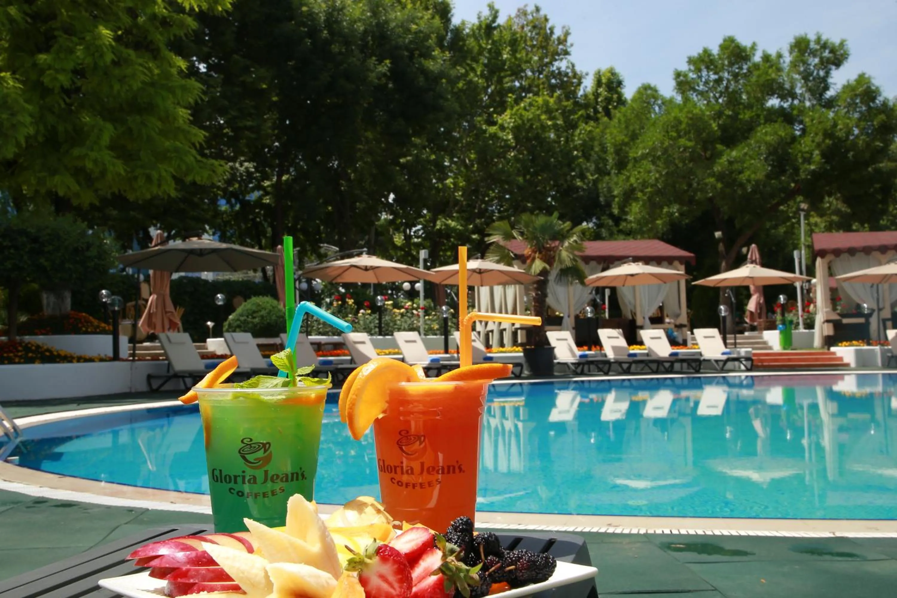 Swimming pool in Wyndham Tashkent