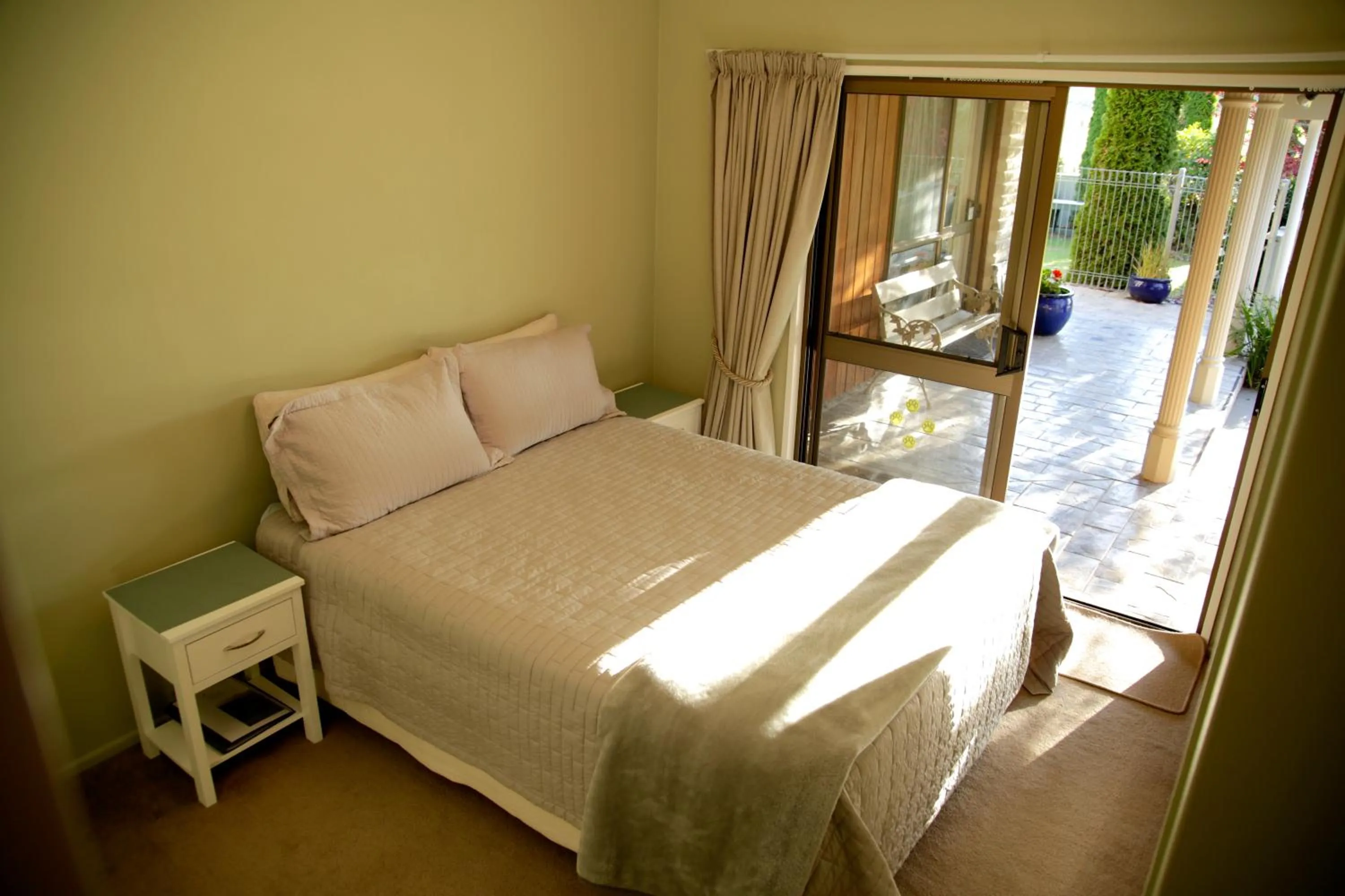 Bed in Somersal Bed & Breakfast