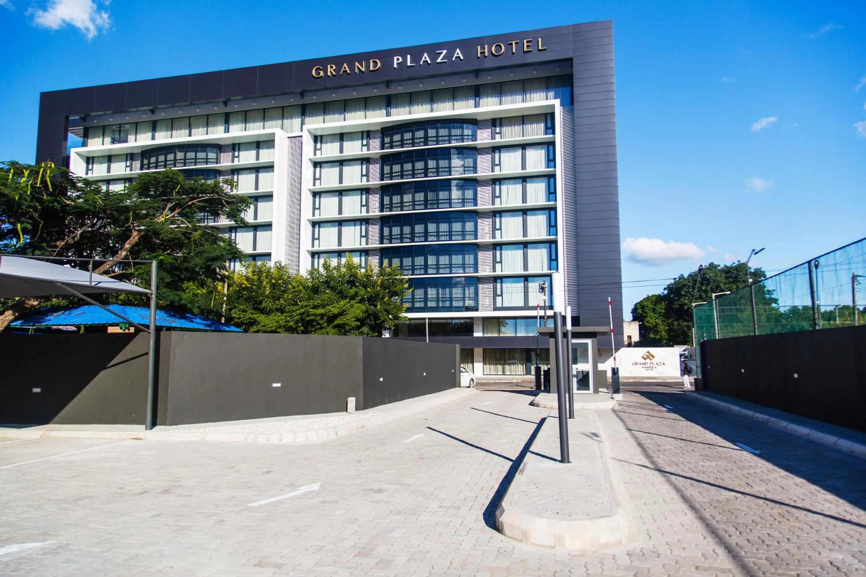 Facade/entrance in Grand Plaza Hotel Nampula