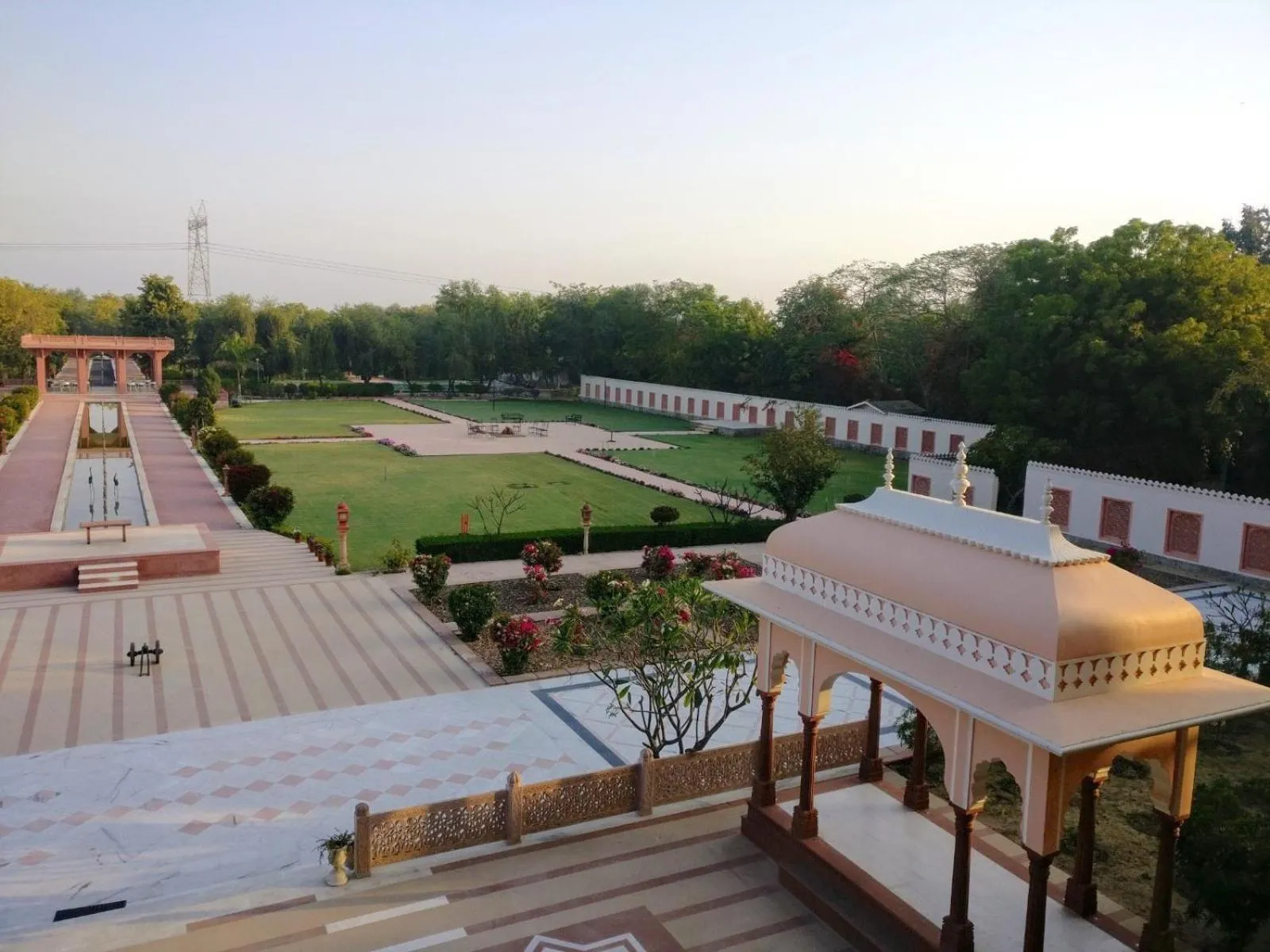 Garden in Umaid Palace - A Lakeside Resort - 25 minutes from Mehandipur Balaji - 20 minutes from Chand Baori Stepwell Abhaneri & 40 minutes from Bhangarh Fort