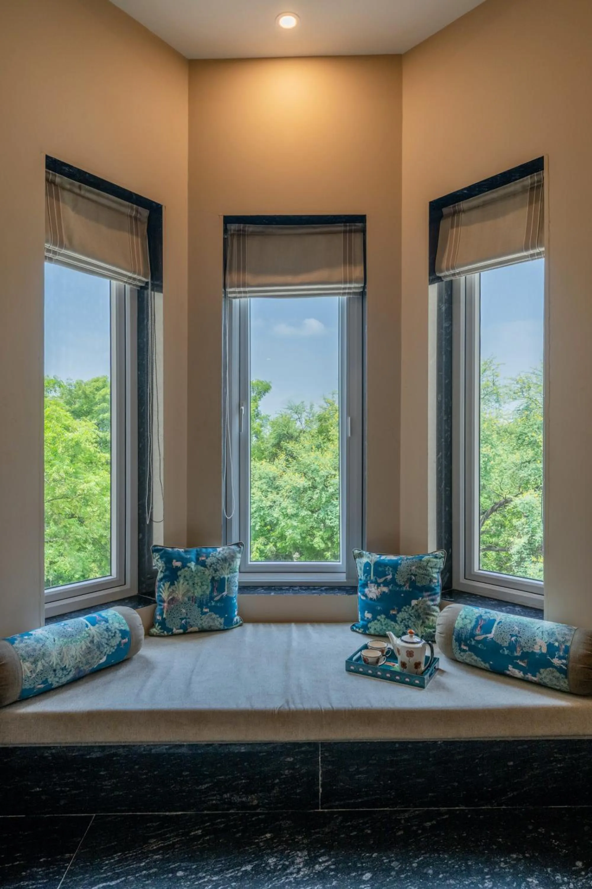 Bed in Umaid Palace - A Lakeside Resort - 25 minutes from Mehandipur Balaji - 20 minutes from Chand Baori Stepwell Abhaneri & 40 minutes from Bhangarh Fort