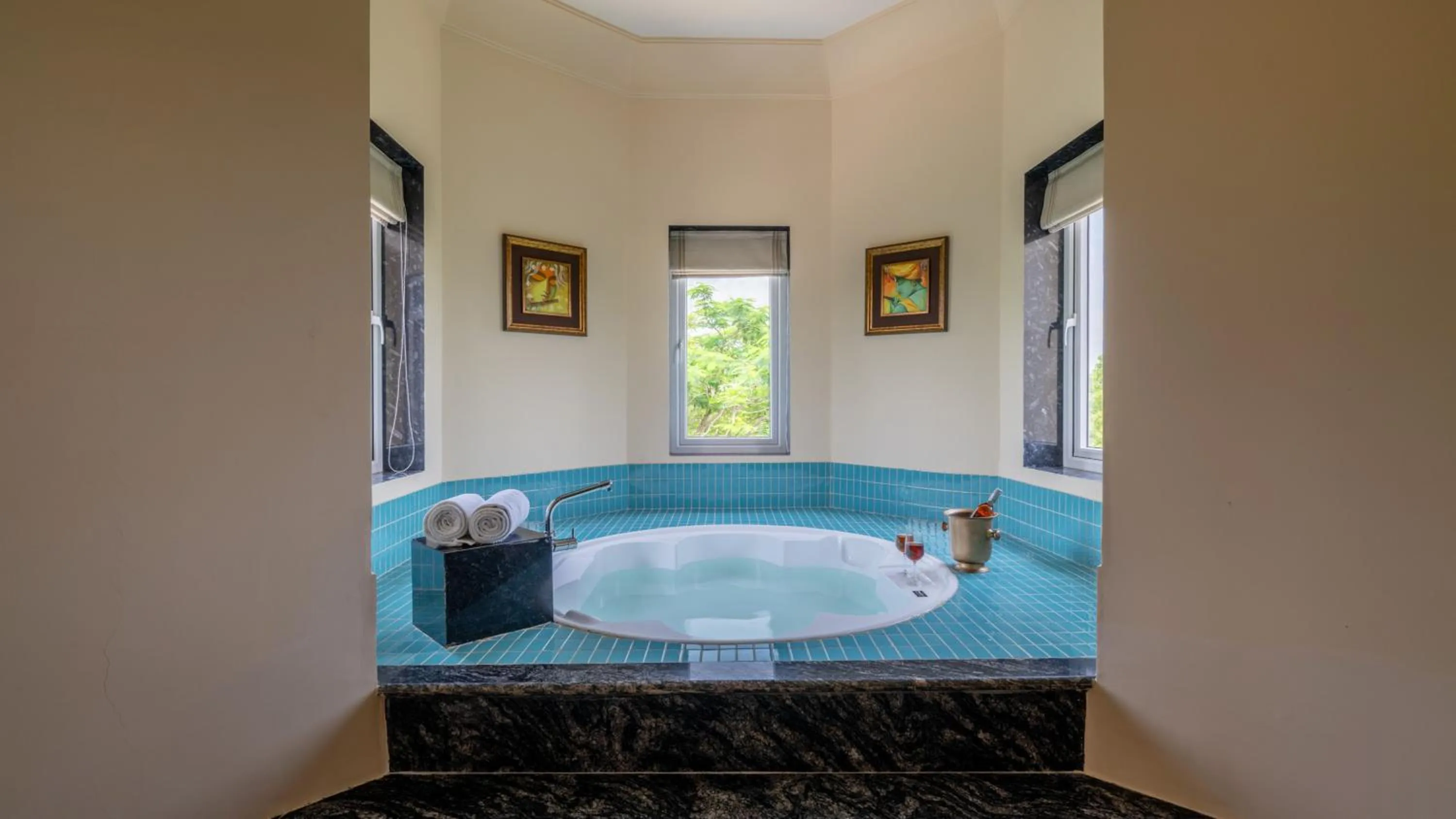 Umaid Palace - A Lakeside Resort - 25 minutes from Mehandipur Balaji - 20 minutes from Chand Baori Stepwell Abhaneri & 40 minutes from Bhangarh Fort