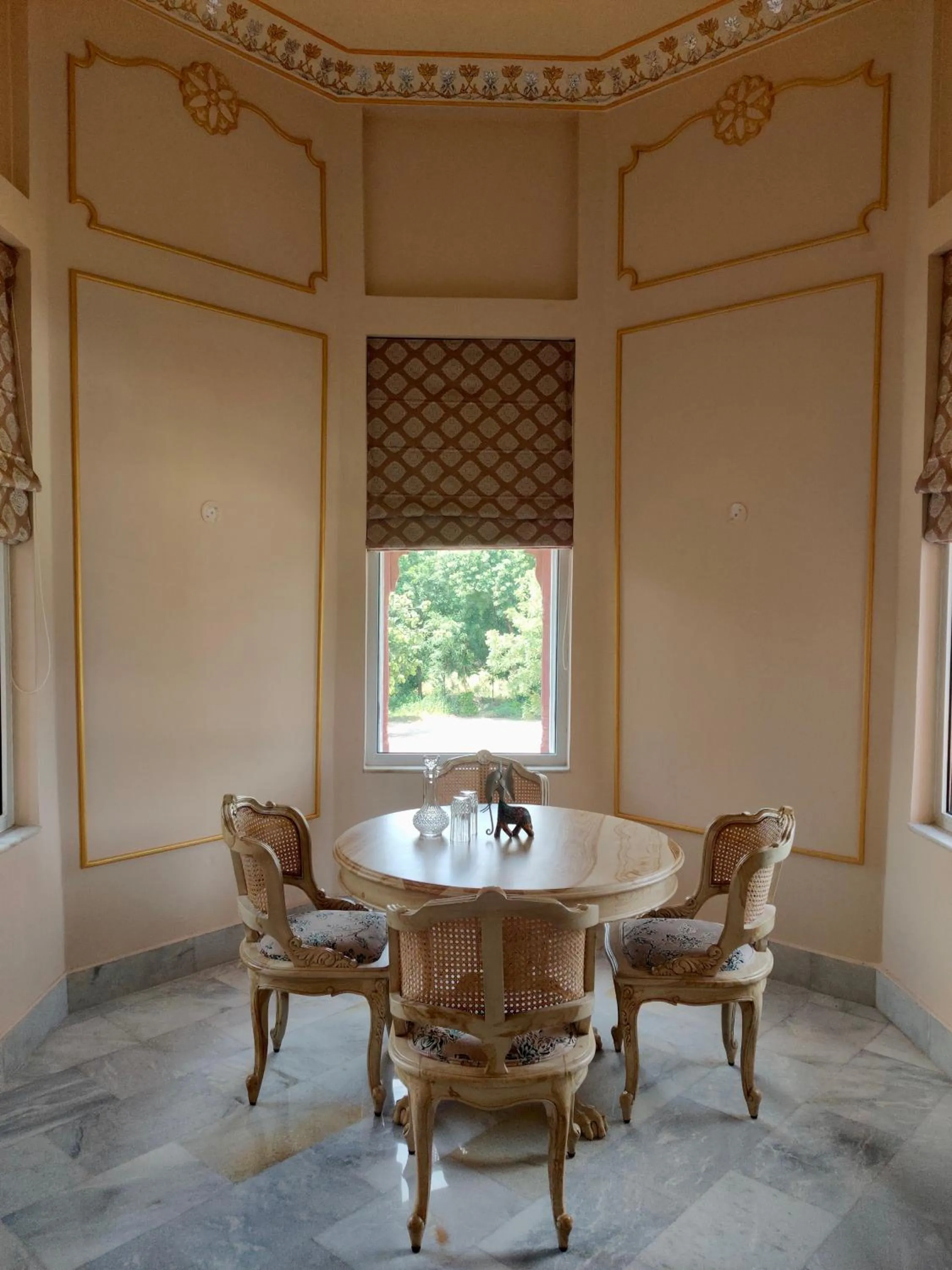 Umaid Palace - A Lakeside Resort - 25 minutes from Mehandipur Balaji - 20 minutes from Chand Baori Stepwell Abhaneri & 40 minutes from Bhangarh Fort