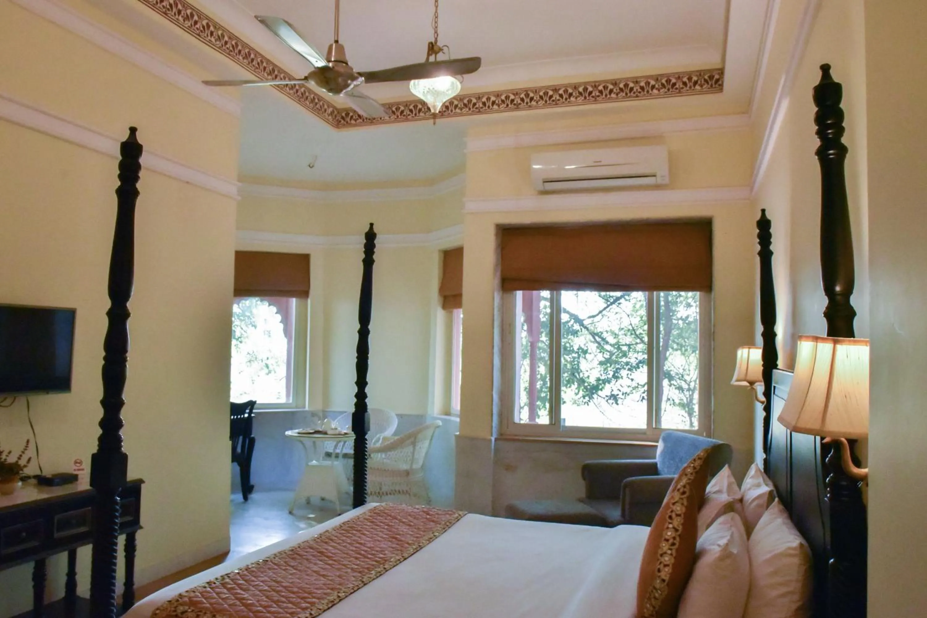 Bed in Umaid Palace - A Lakeside Resort - 25 minutes from Mehandipur Balaji - 20 minutes from Chand Baori Stepwell Abhaneri & 40 minutes from Bhangarh Fort