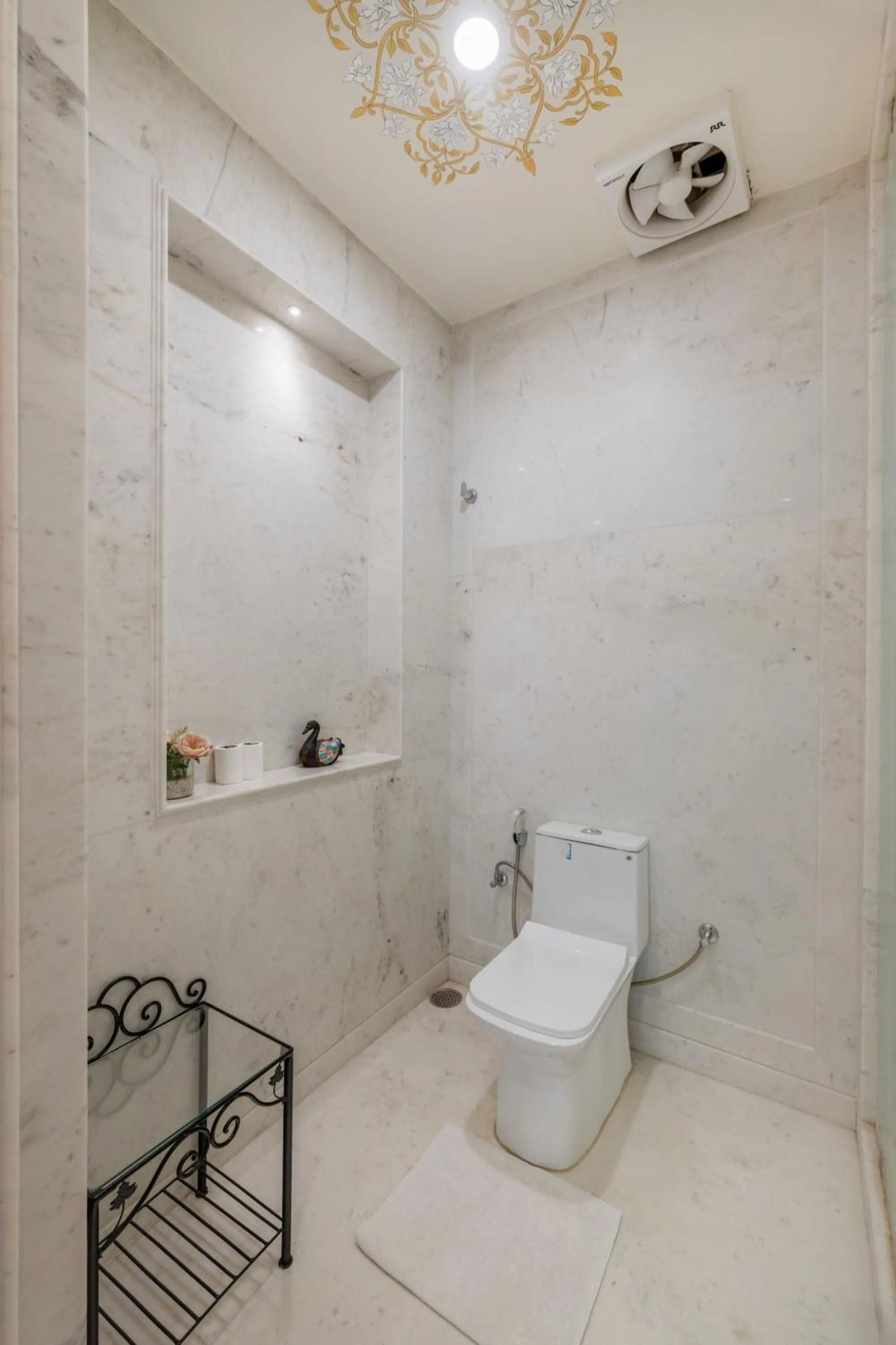 Umaid Palace - A Lakeside Resort - 25 minutes from Mehandipur Balaji - 20 minutes from Chand Baori Stepwell Abhaneri & 40 minutes from Bhangarh Fort