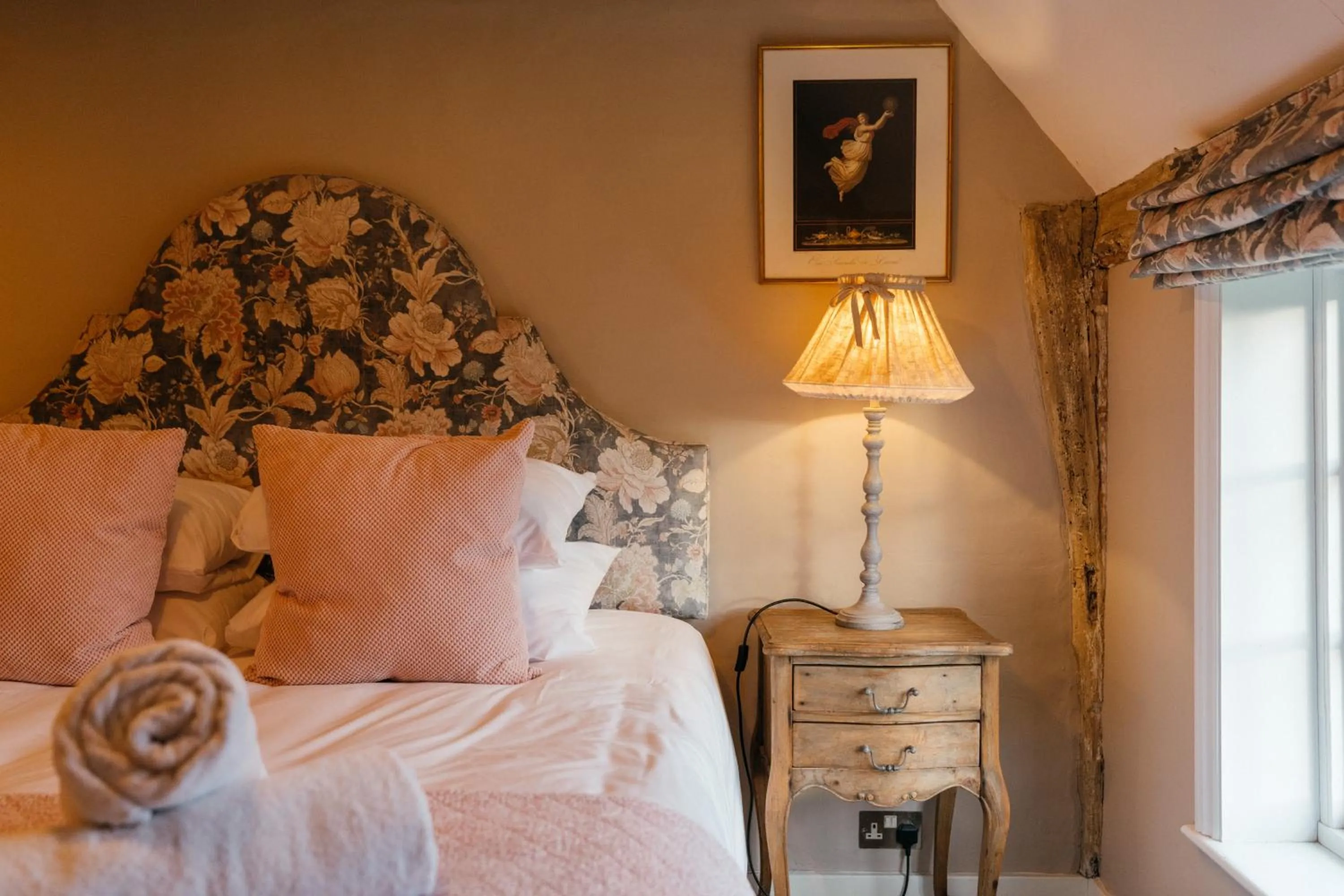 Bedroom, Bed in Retreat East