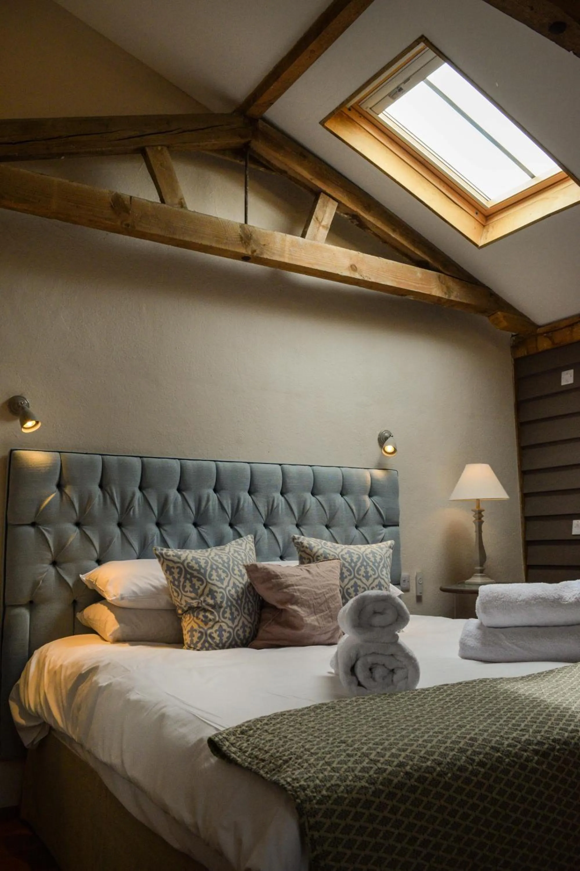 Bedroom, Bed in Retreat East