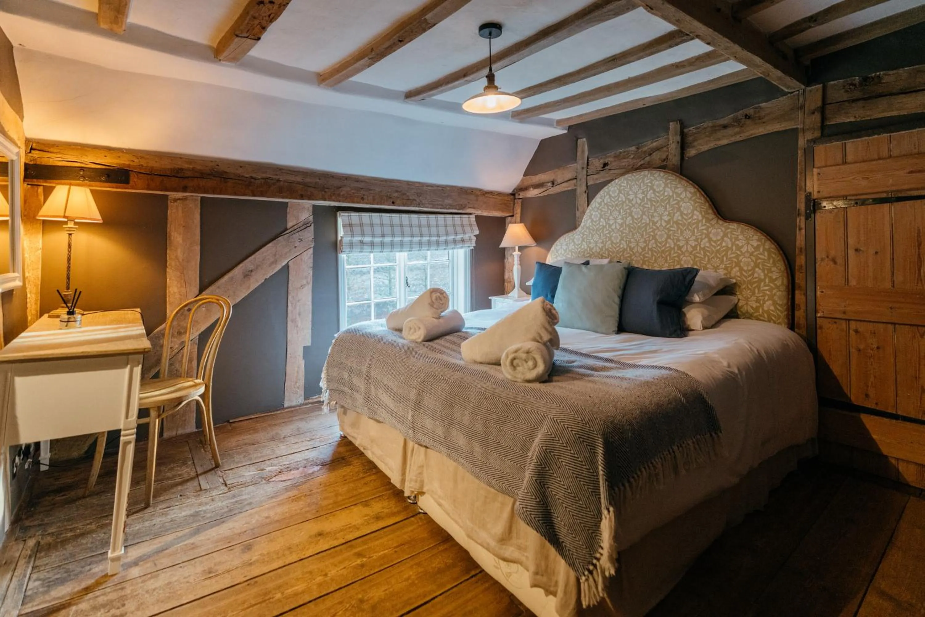 Bedroom, Bed in Retreat East