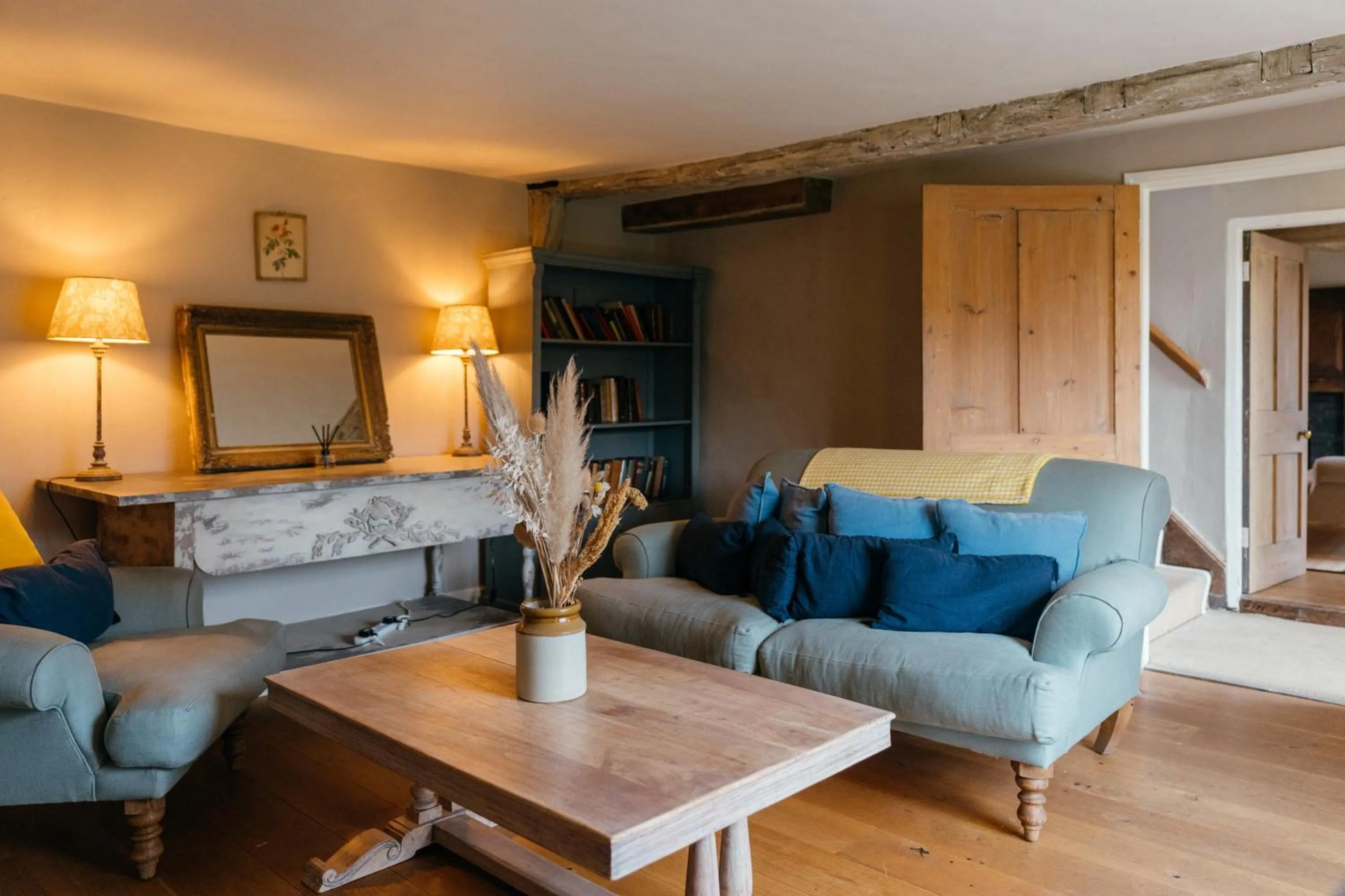 Communal lounge/ TV room in Retreat East