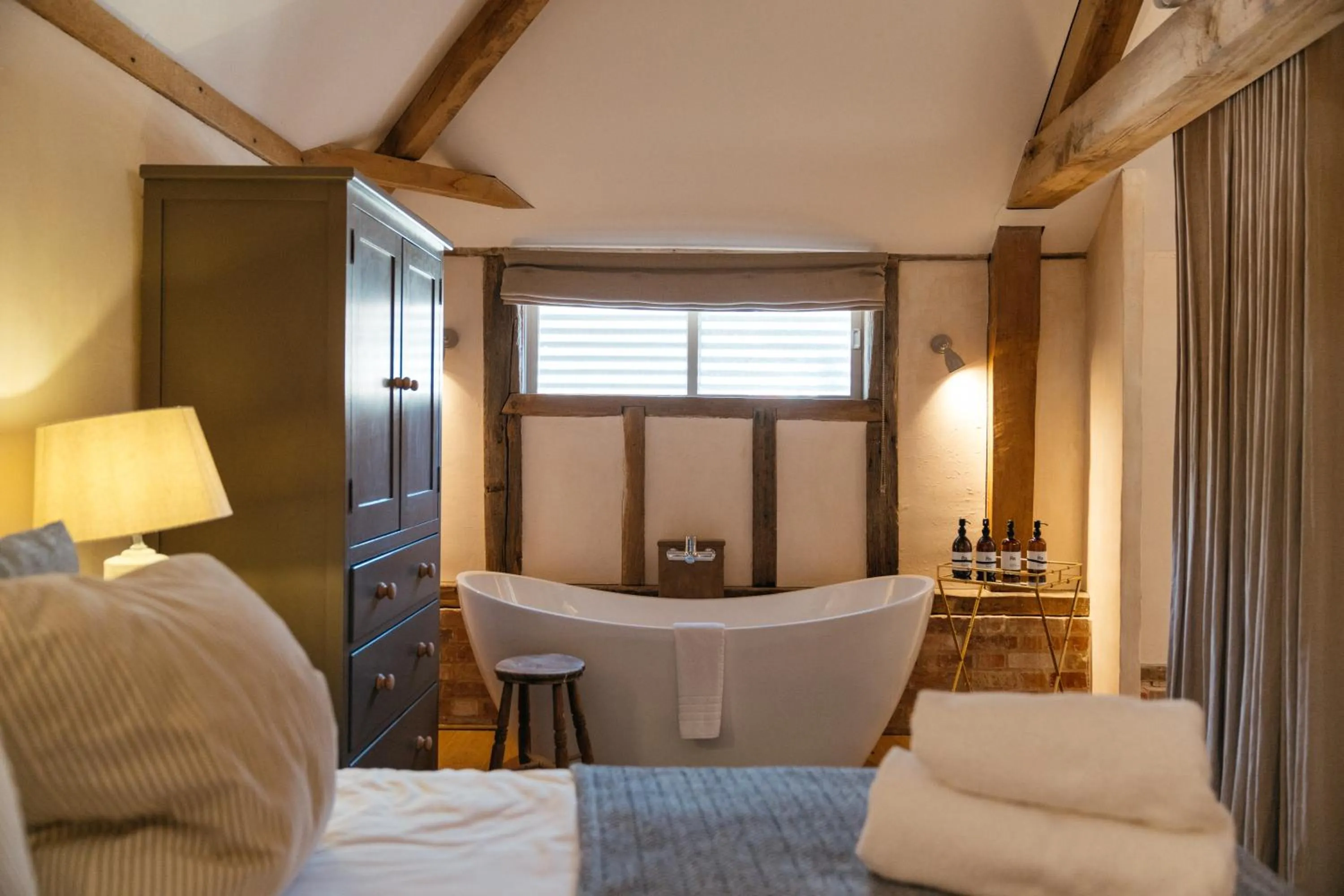 Bath, Bed in Retreat East