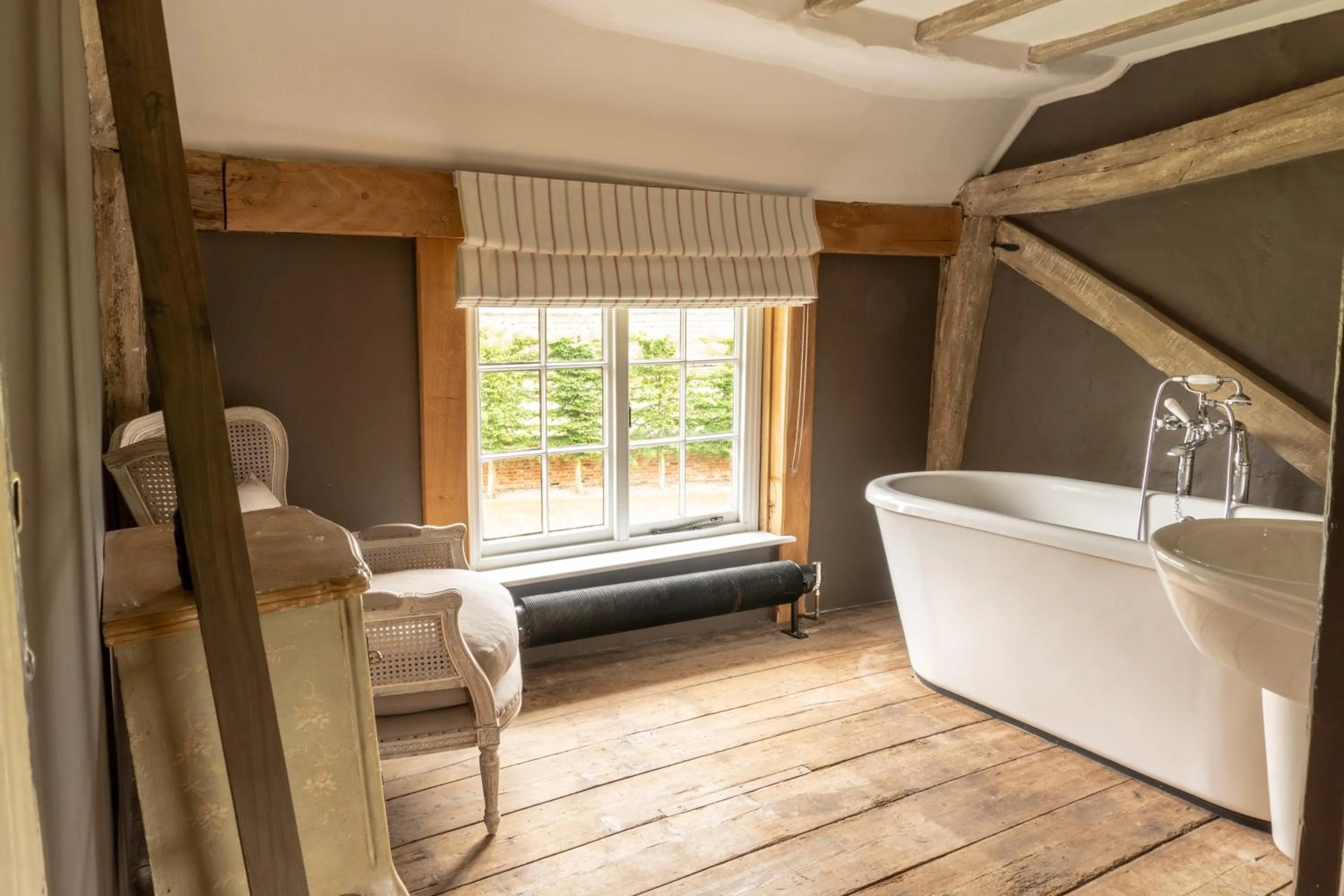 Bathroom, Bed in Retreat East