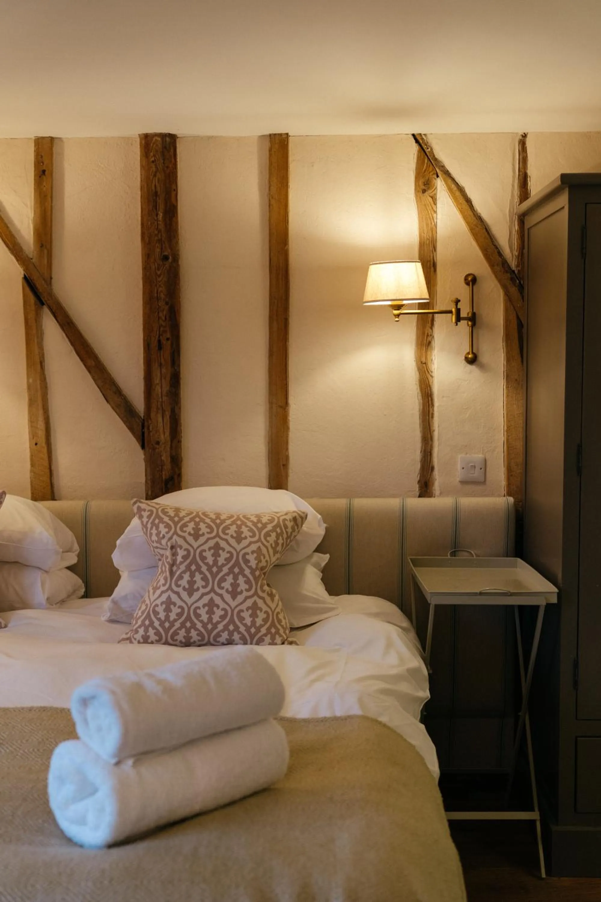 Property building, Bed in Retreat East