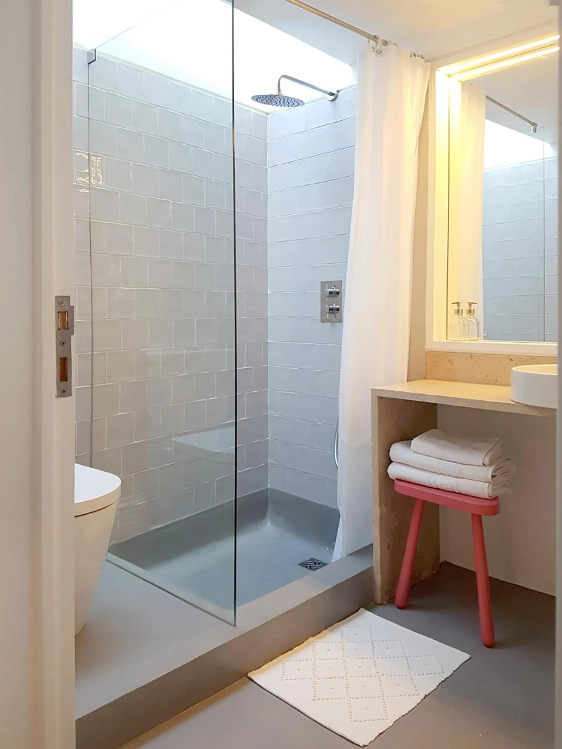 Shower in Patio São Vicente