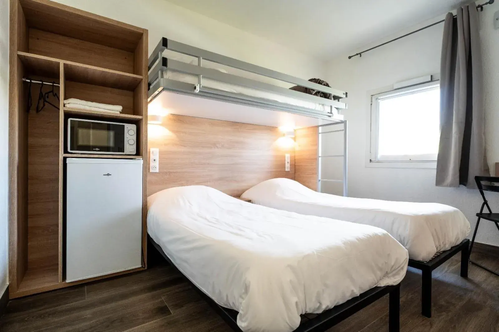 Triple Room in KYRIAD DIRECT BRIGNOLES - Provence Verte Triple Room in KYRIAD DIRECT BRIGNOLES - Provence Verte