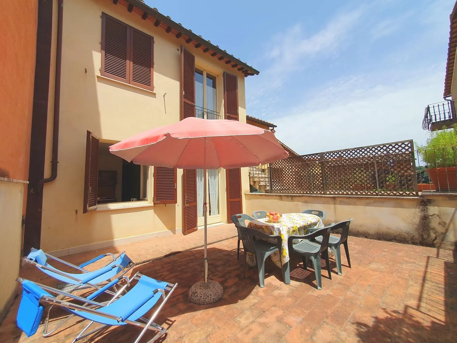 Patio in Residence Le Meridiane