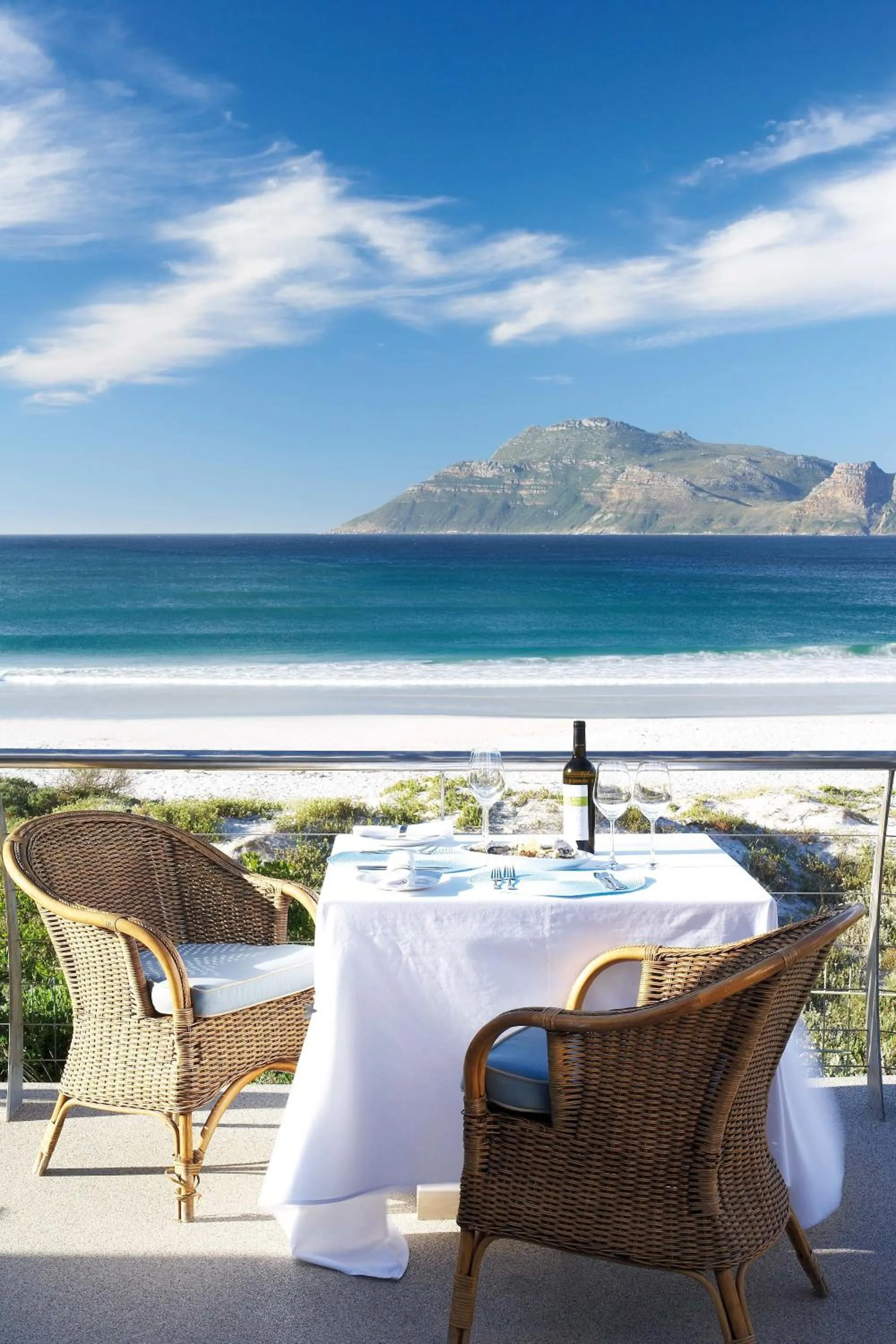 Restaurant/places to eat in Last Word Long Beach