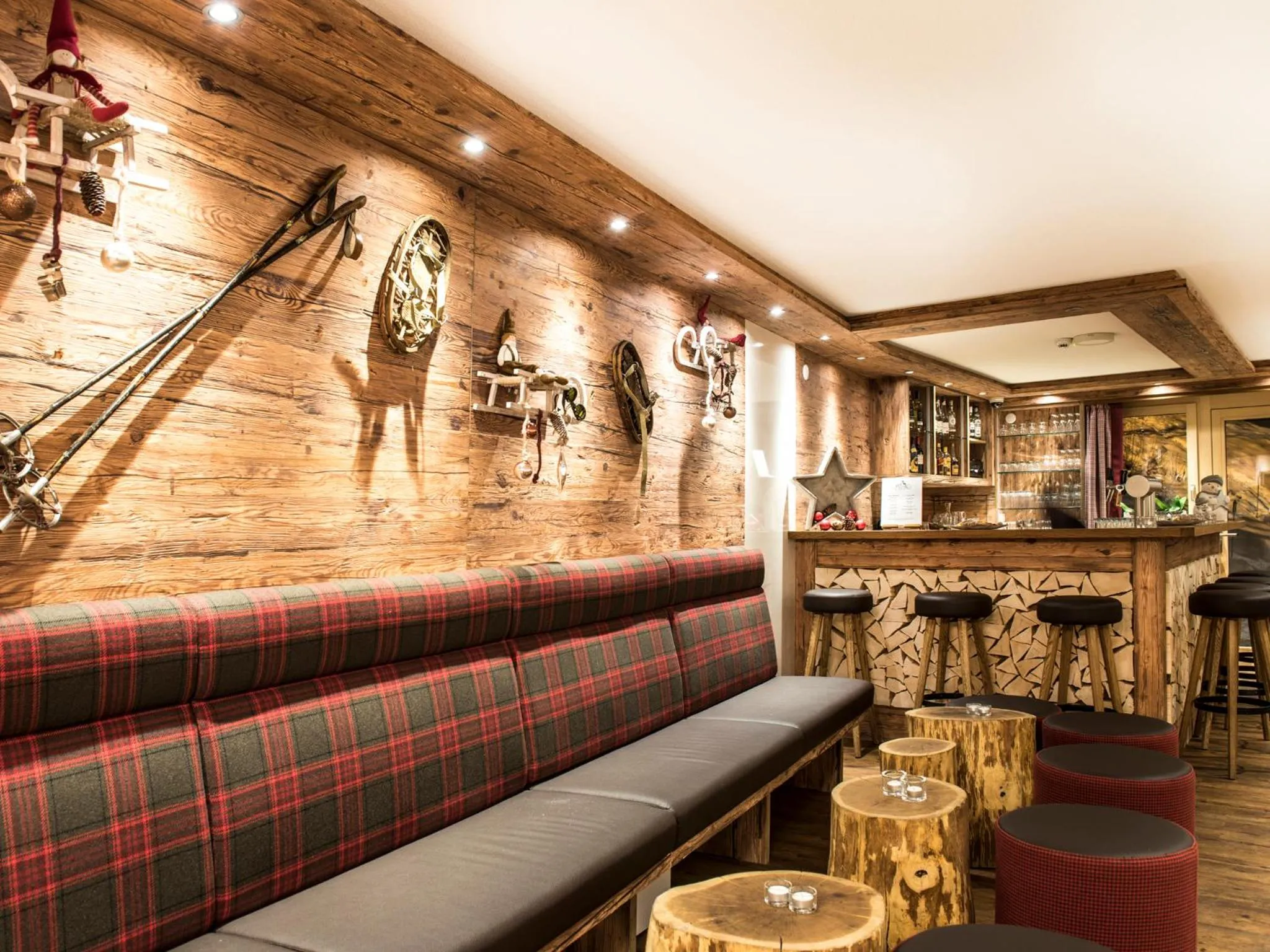 Lounge or bar in Hotel Plateau Rosa