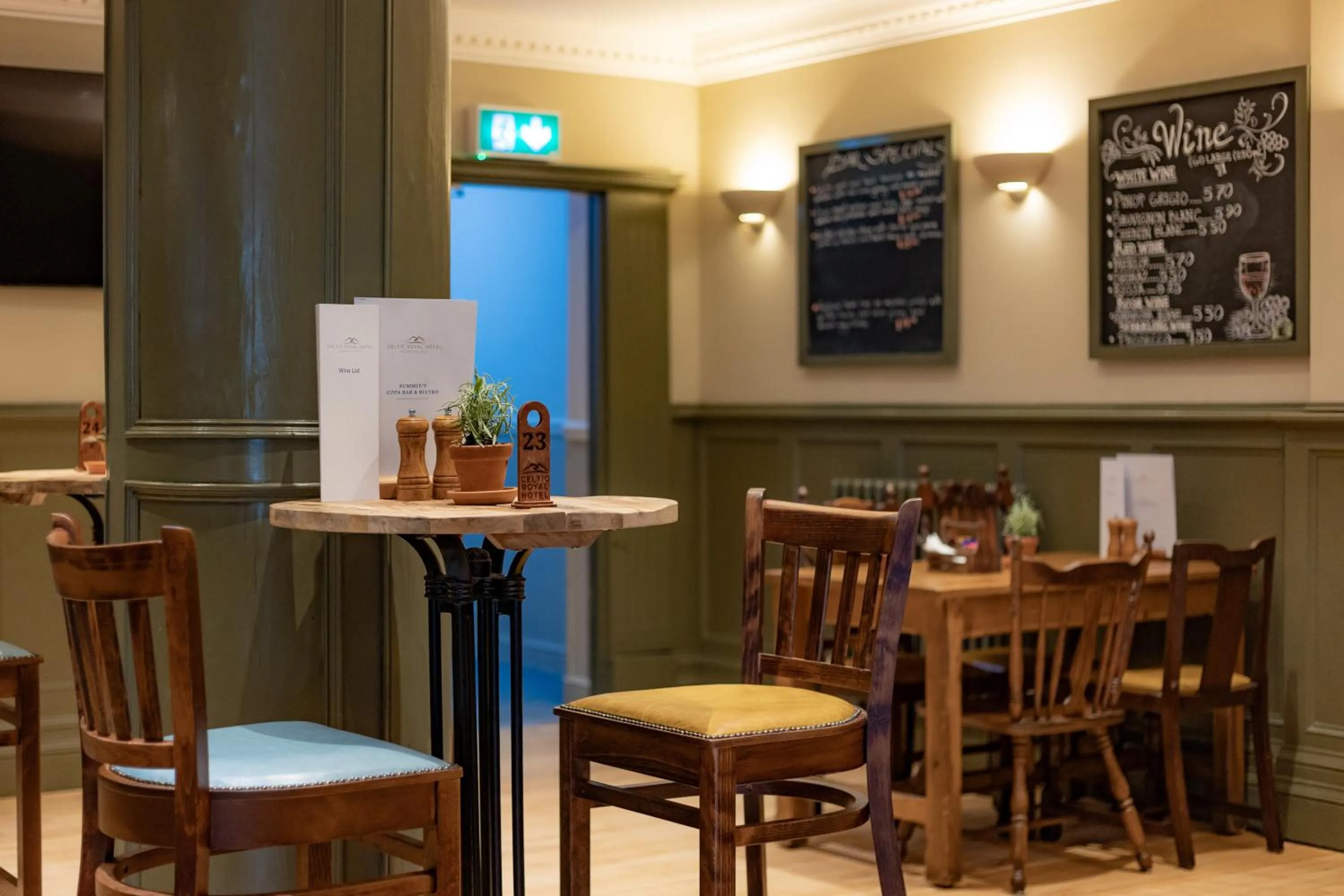 Lounge or bar in Celtic Royal Hotel & Spa