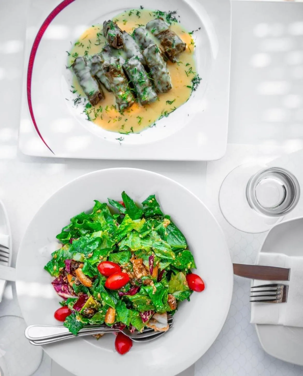 Restaurant/places to eat in Makis Inn Resort