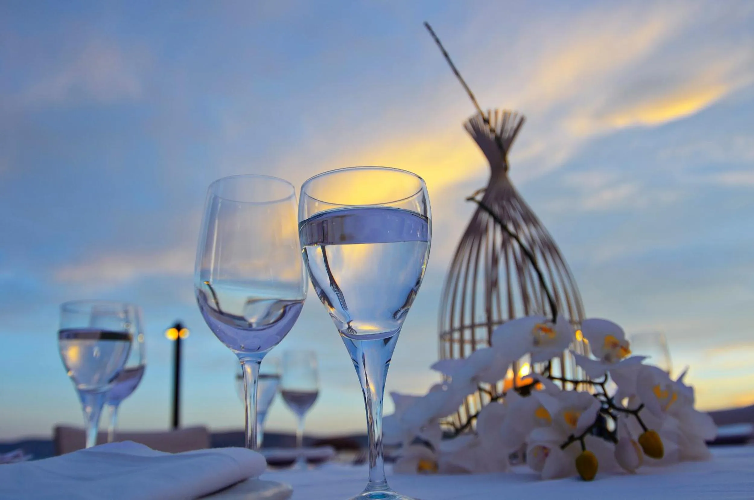 Restaurant/places to eat in Makis Inn Resort