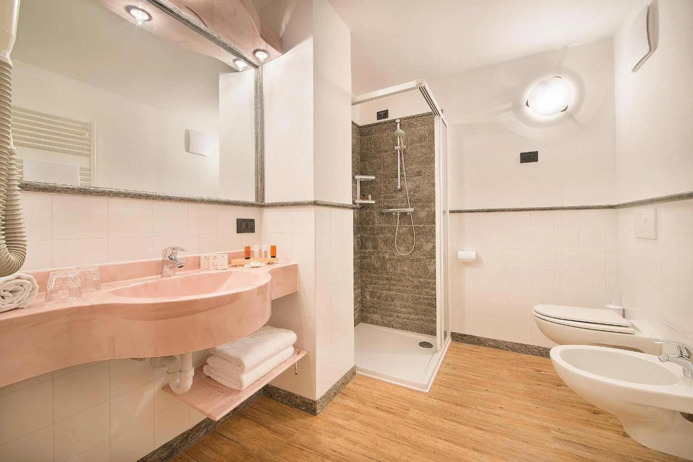 Bathroom in Hotel Bucaneve