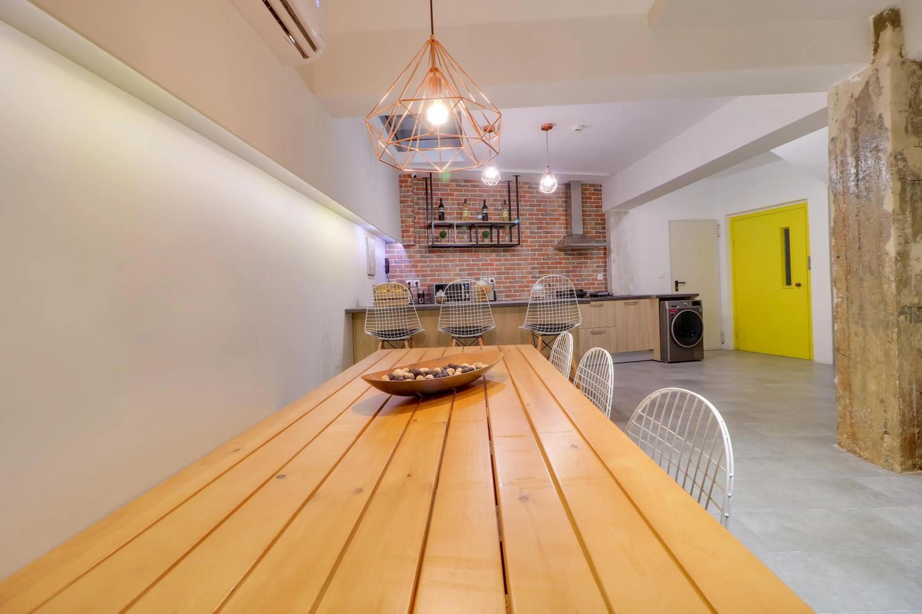 Communal lounge/ TV room in athensotel