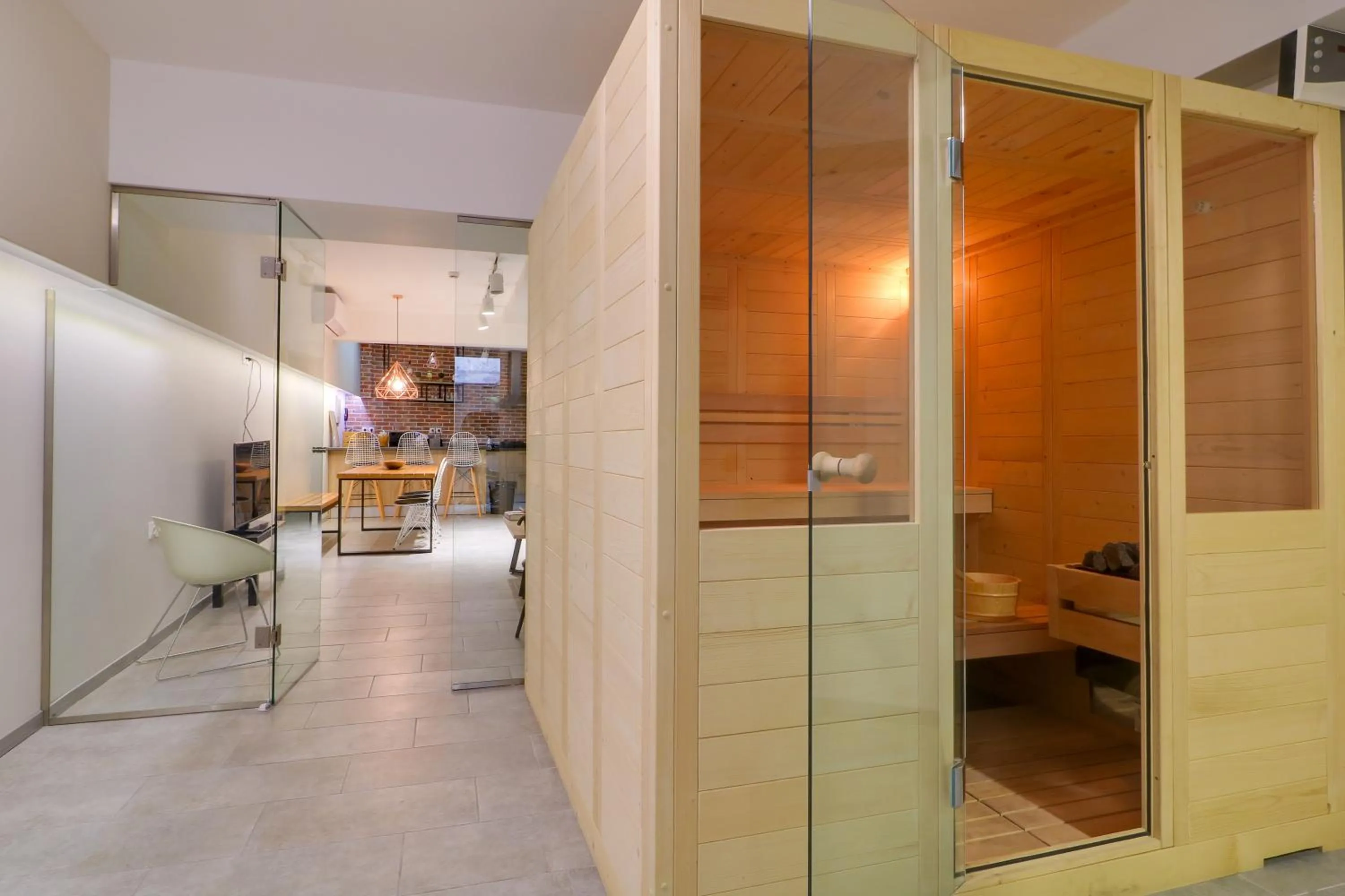 Communal lounge/ TV room in athensotel