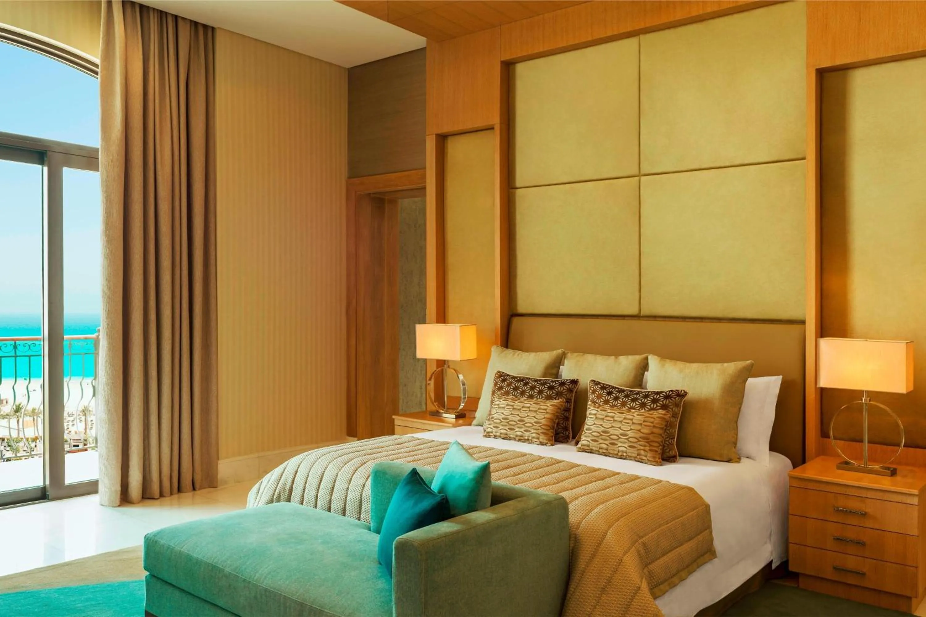 Bedroom, Bed in The St. Regis Saadiyat Island Resort, Abu Dhabi
