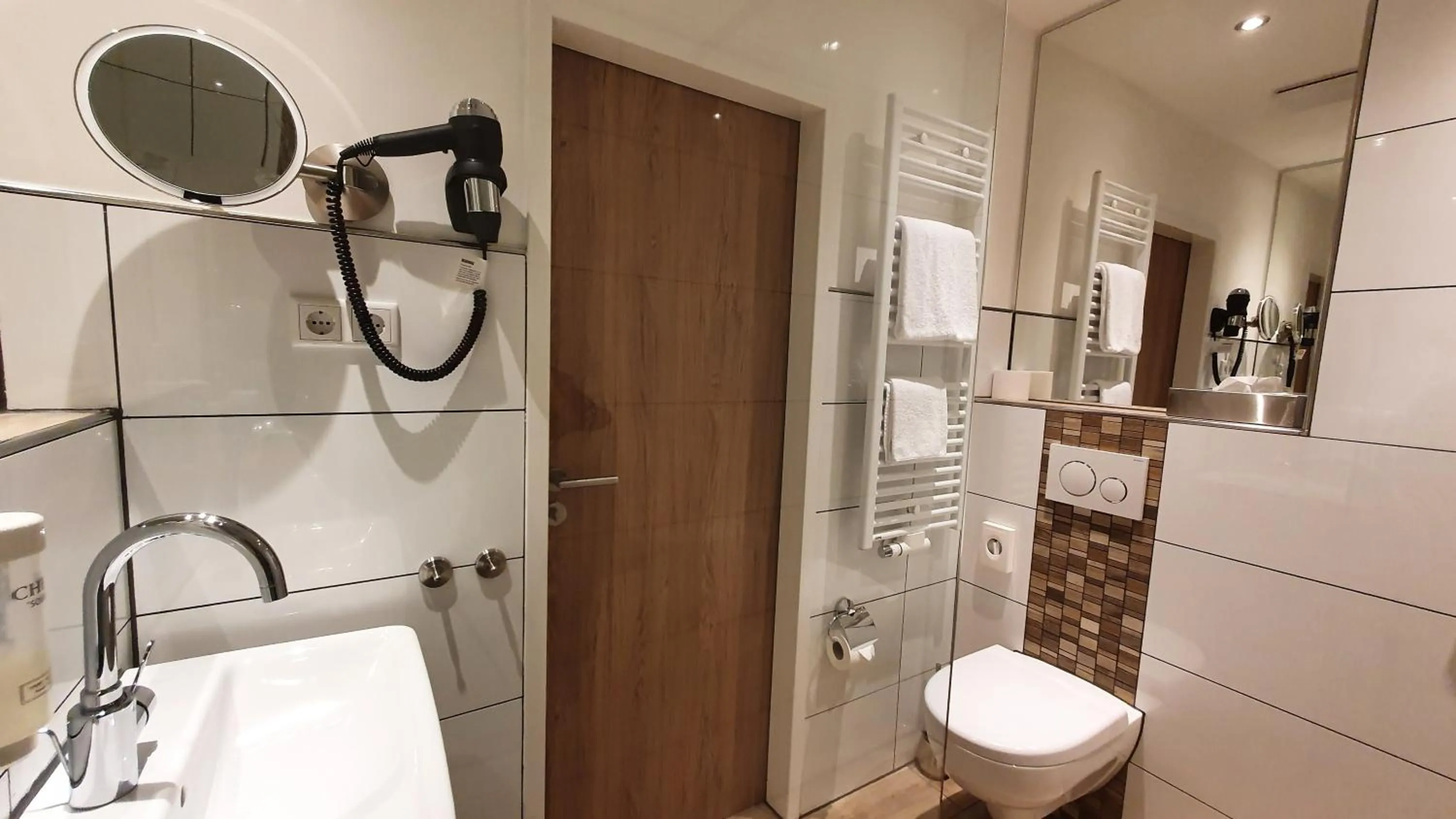 Bathroom in AKZENT Hotel Merfelder Hof