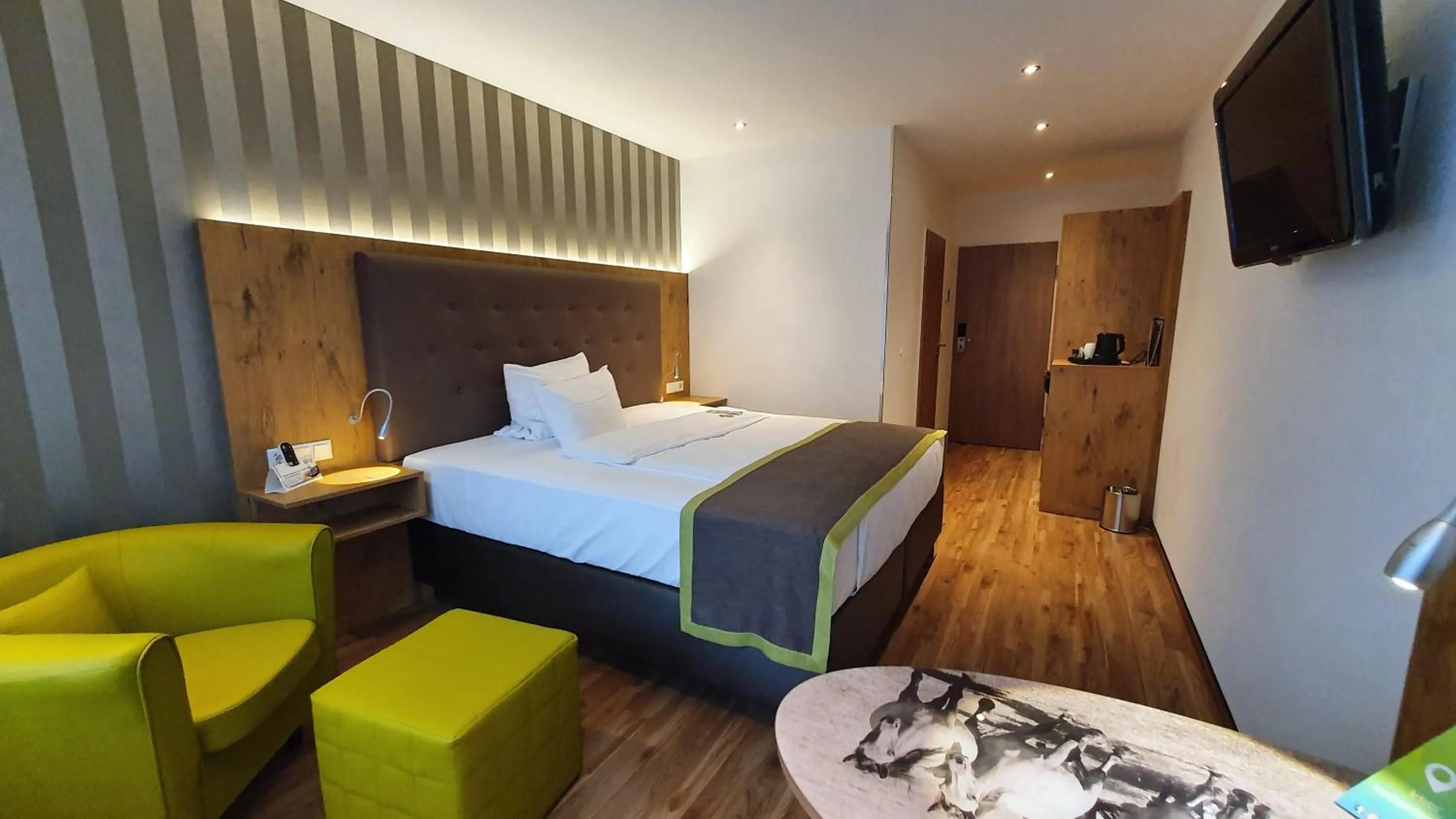 Photo of the whole room, Bed in AKZENT Hotel Merfelder Hof