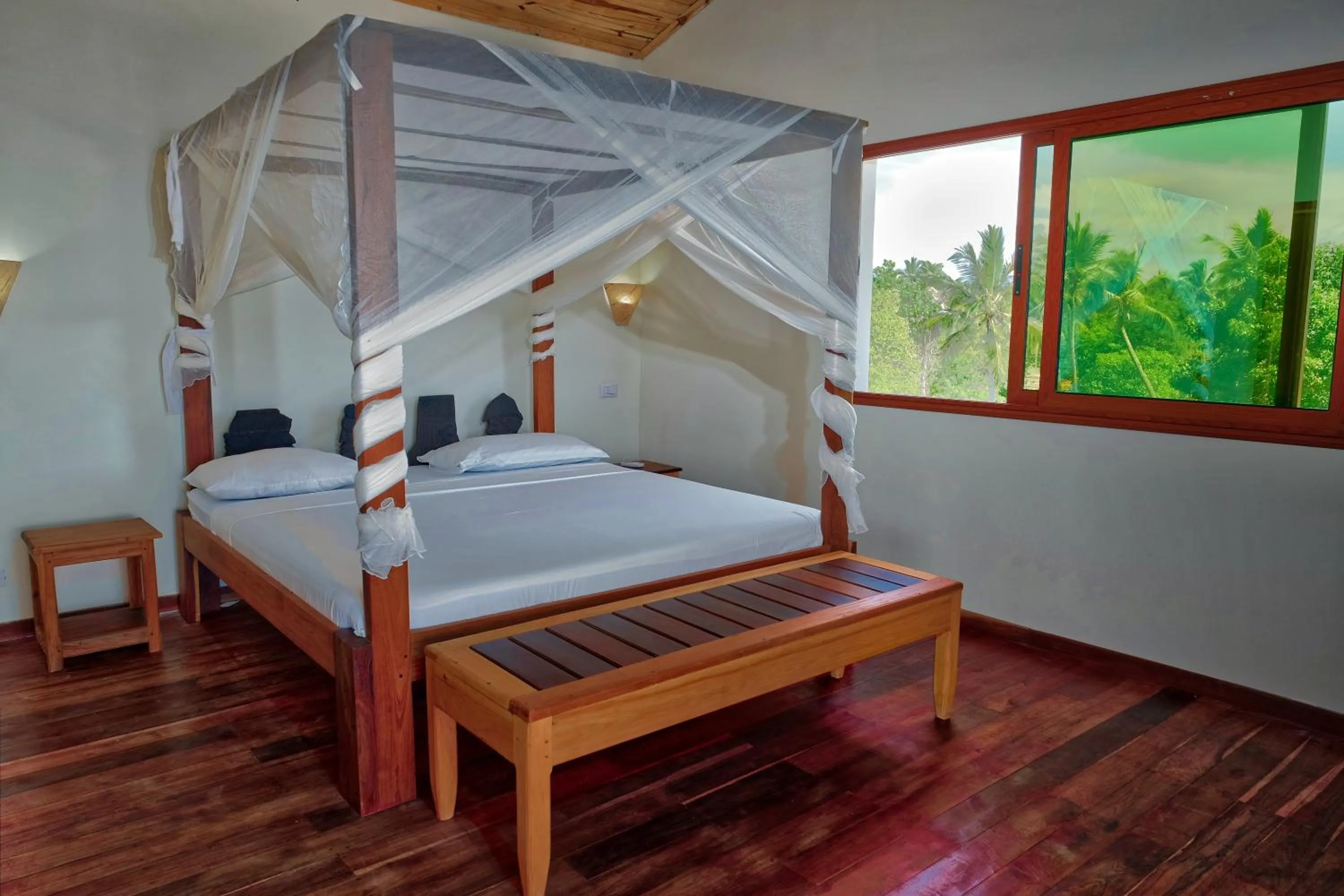 Breakfast, Bed in Emeraude Lodge