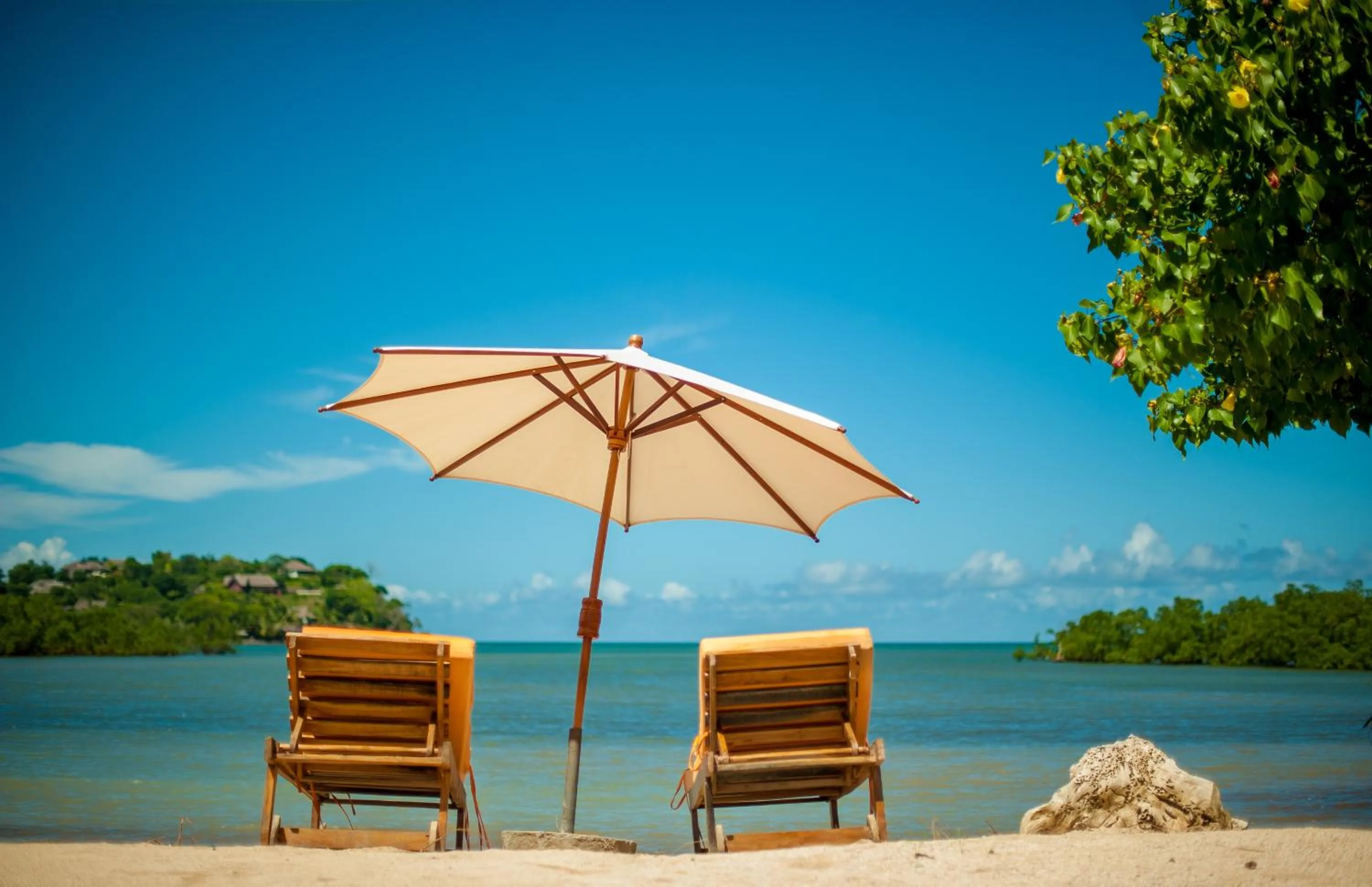 Beach in Emeraude Lodge